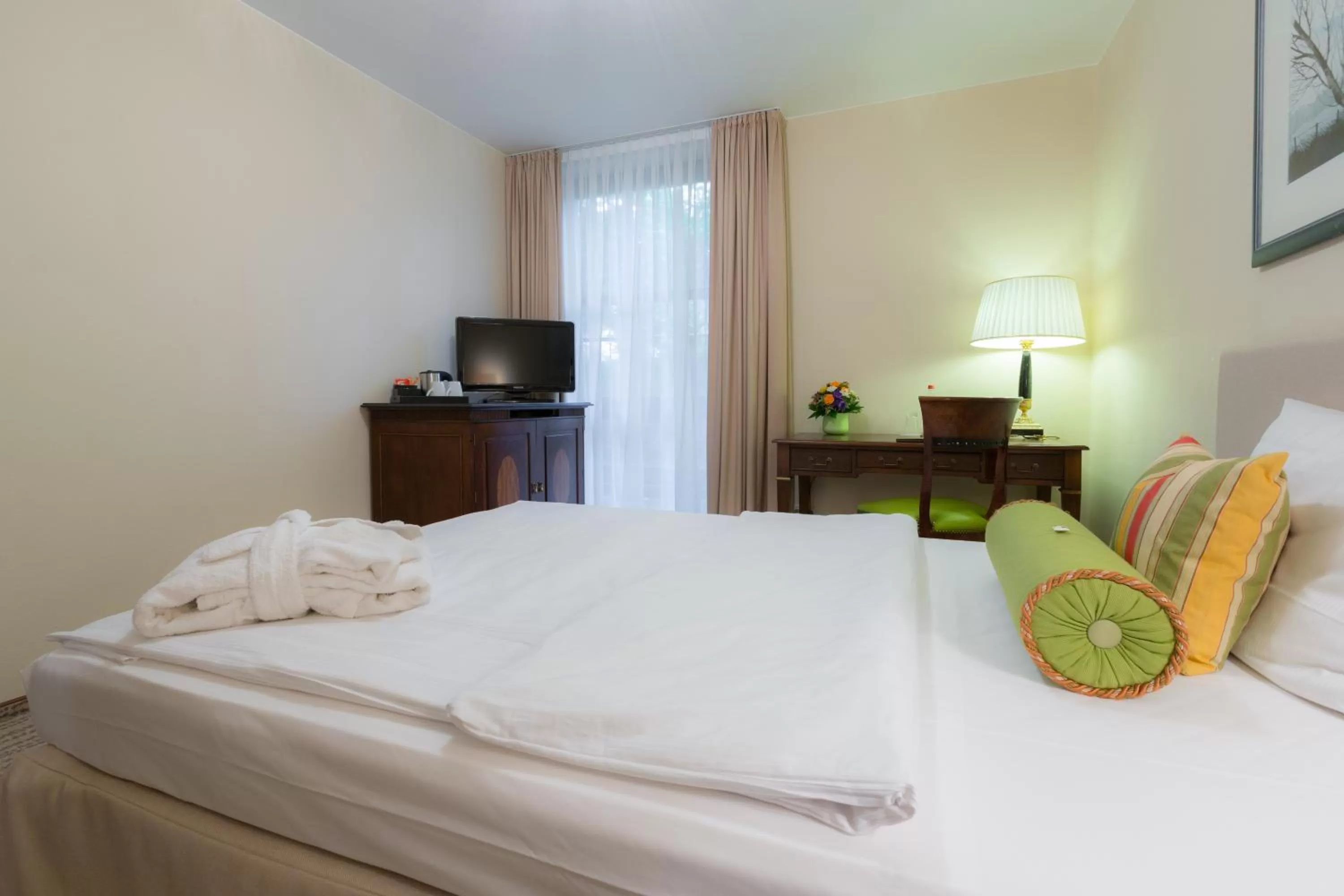 Bedroom, Bed in Hotel Engel