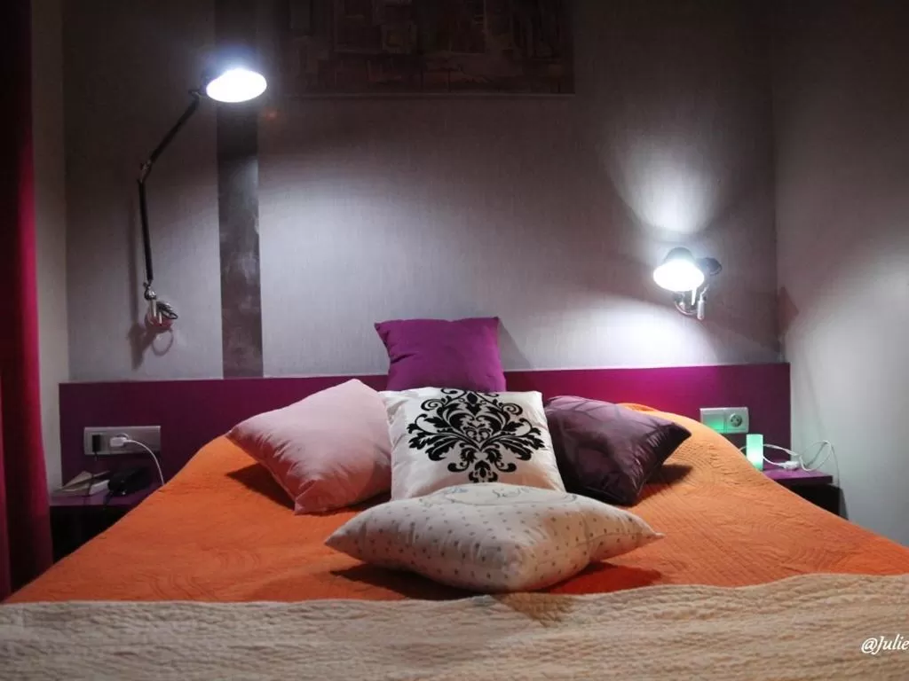 Bedroom, Bed in Hôtel Latino Reims Centre