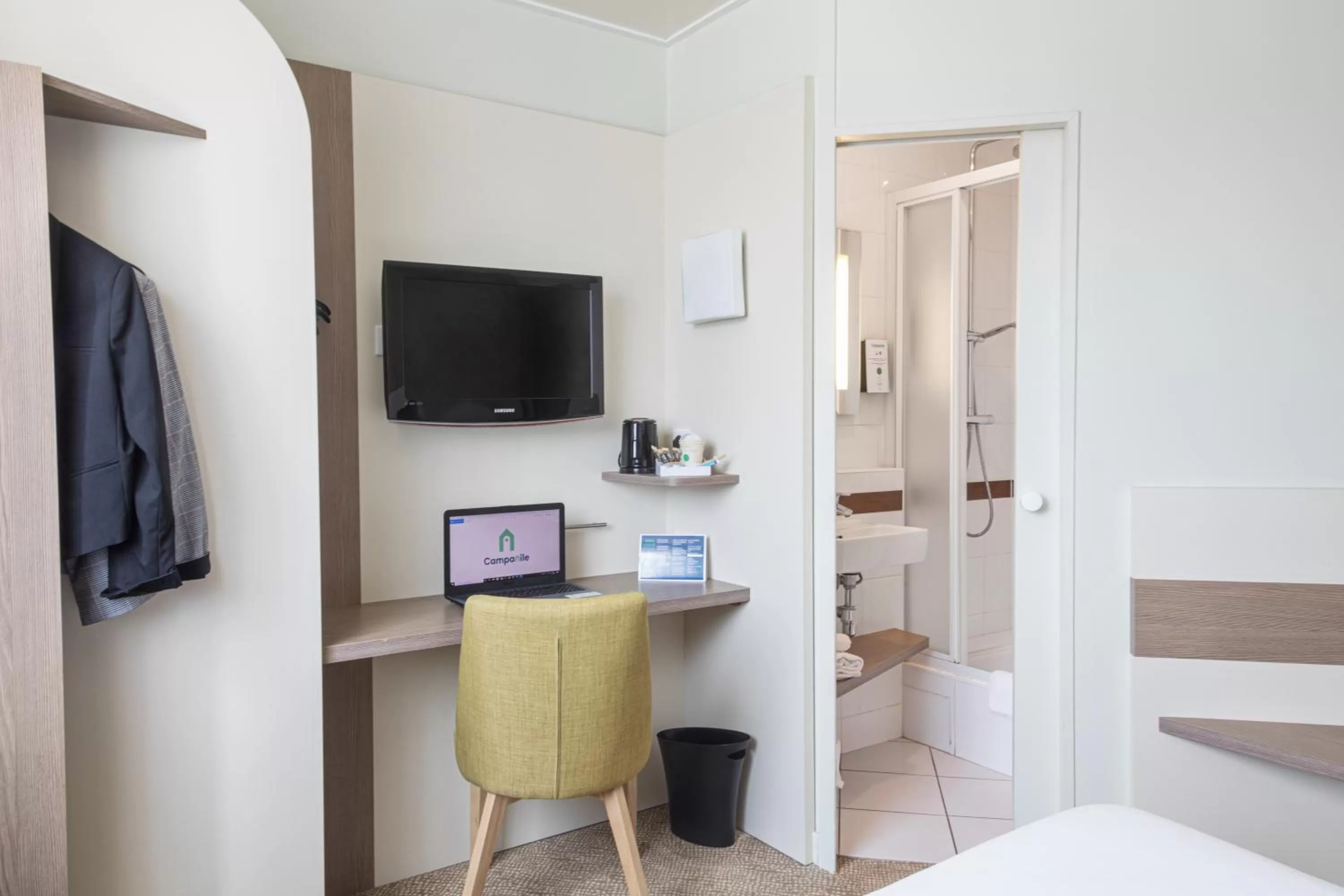 TV and multimedia, Bed in Campanile Epinal Centre - Gare