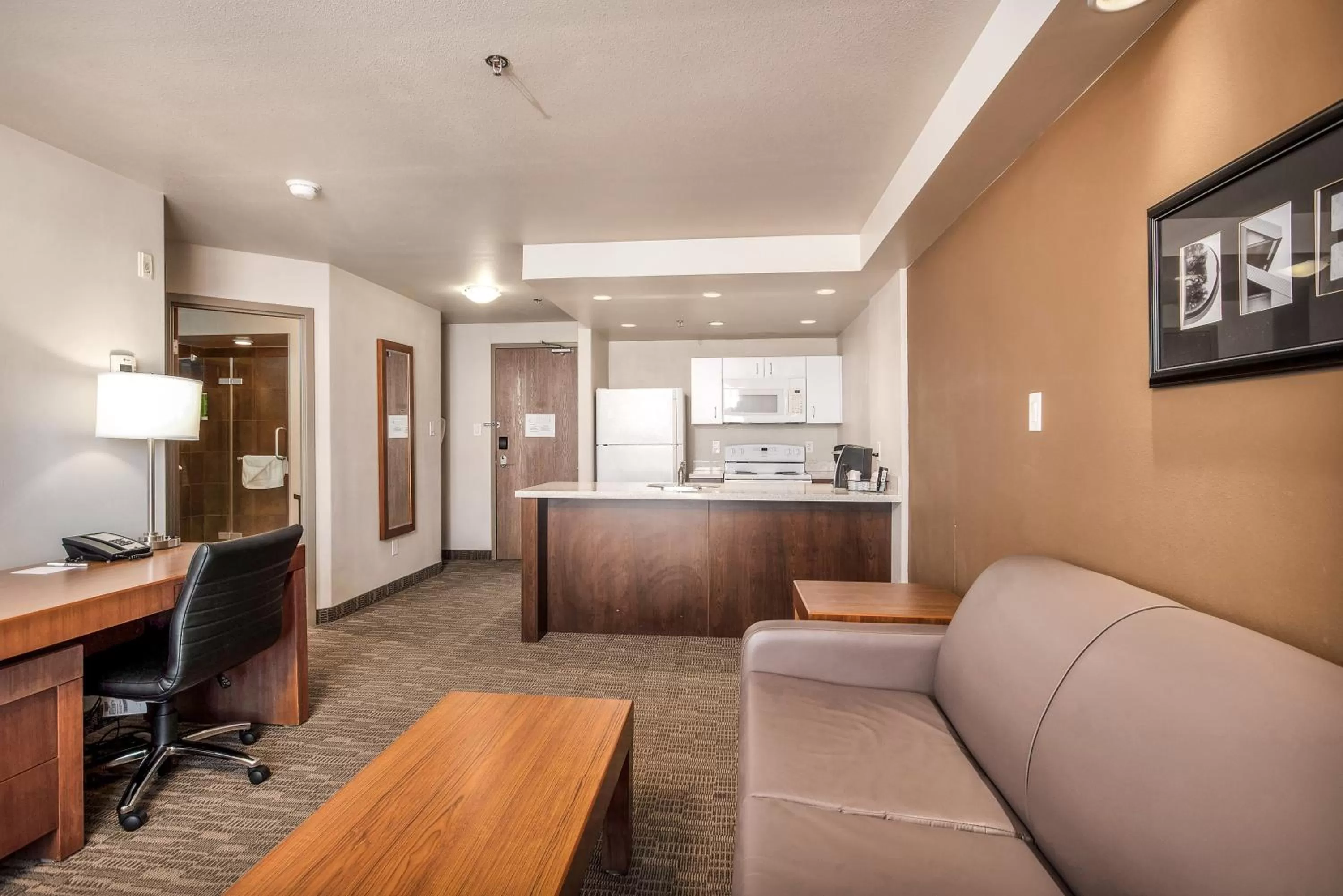 Seating area in Home Inn & Suites Regina East