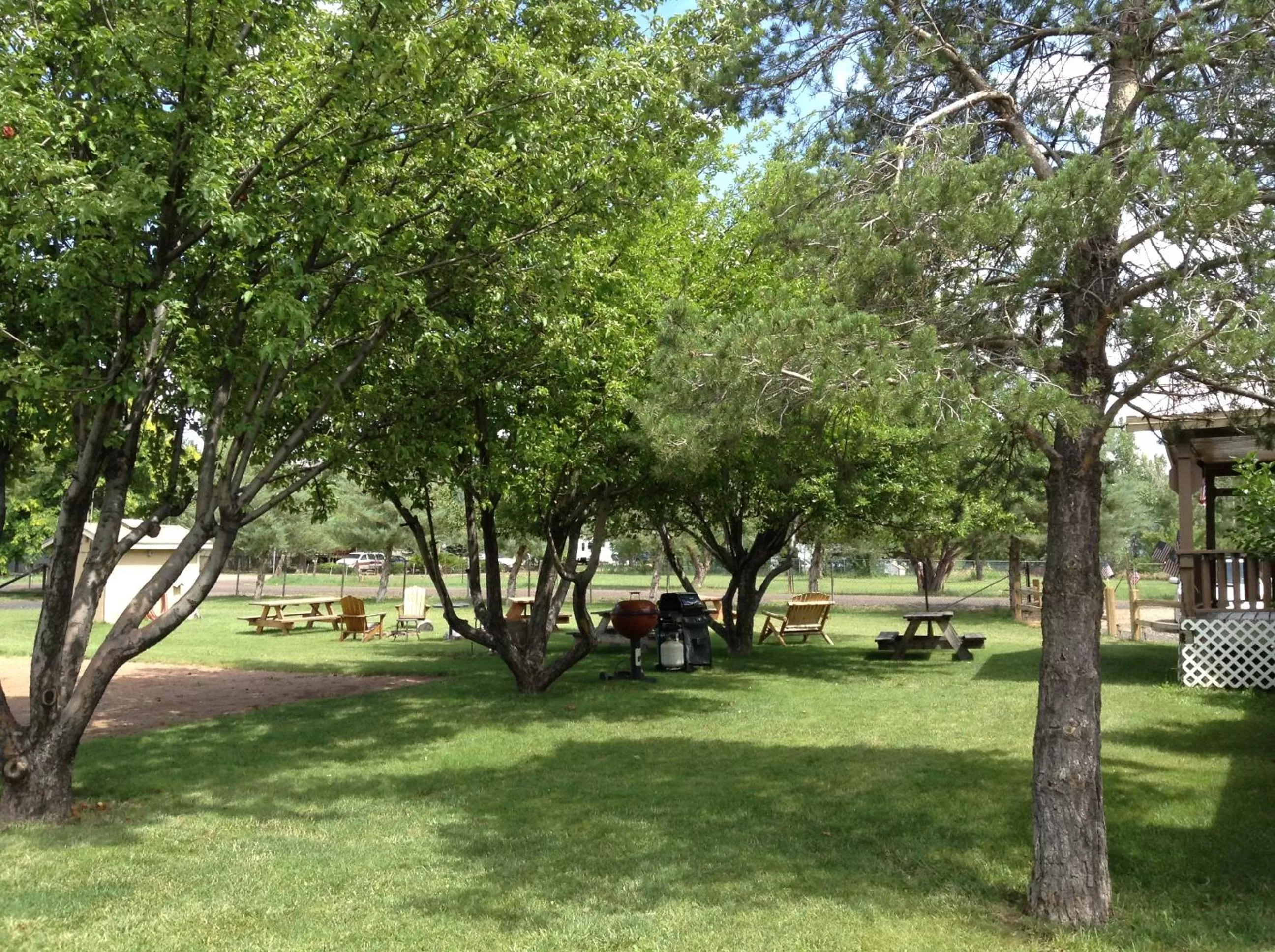 Property building, Garden in Rainbows End Fishing Resort