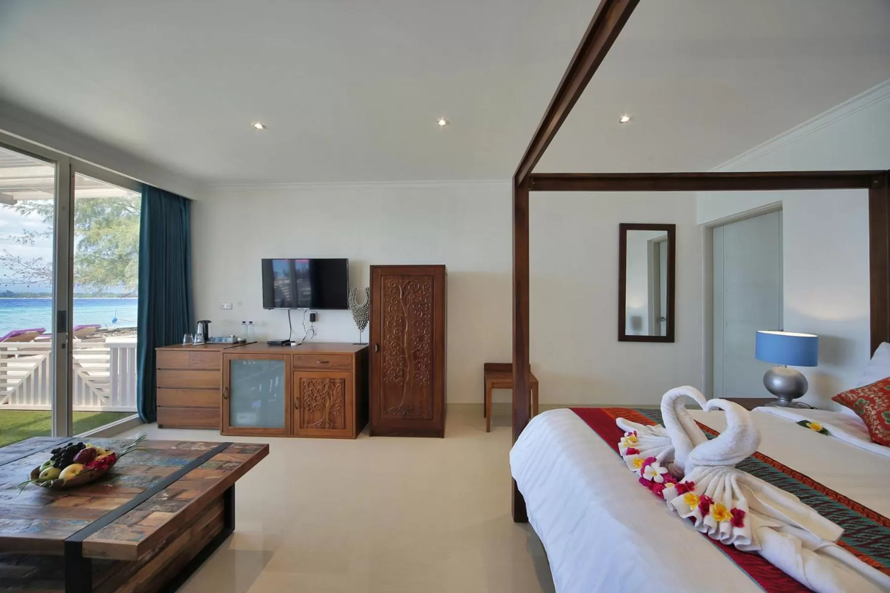 Photo of the whole room, Bed in Gili Meno Mojo Beach Resort