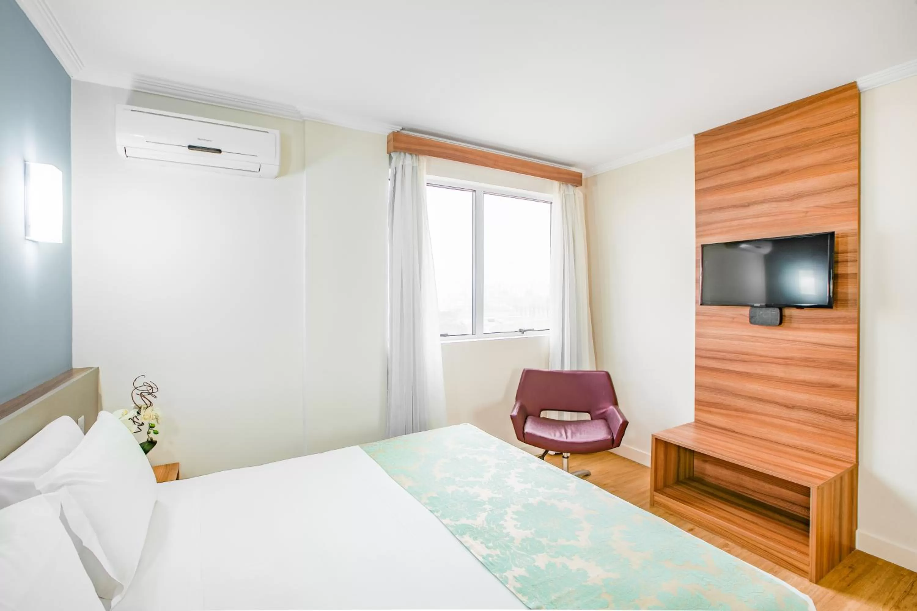 Photo of the whole room, Bed in Iate Hotel Centro Florianópolis