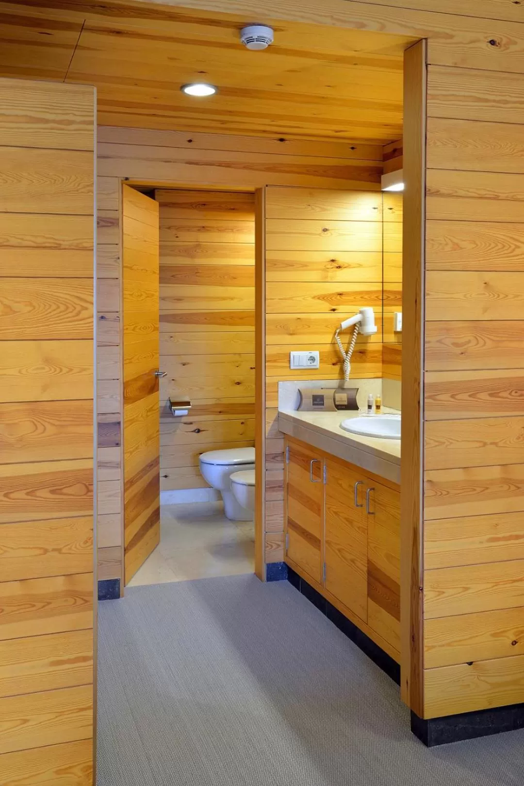 Bathroom in Montanyà