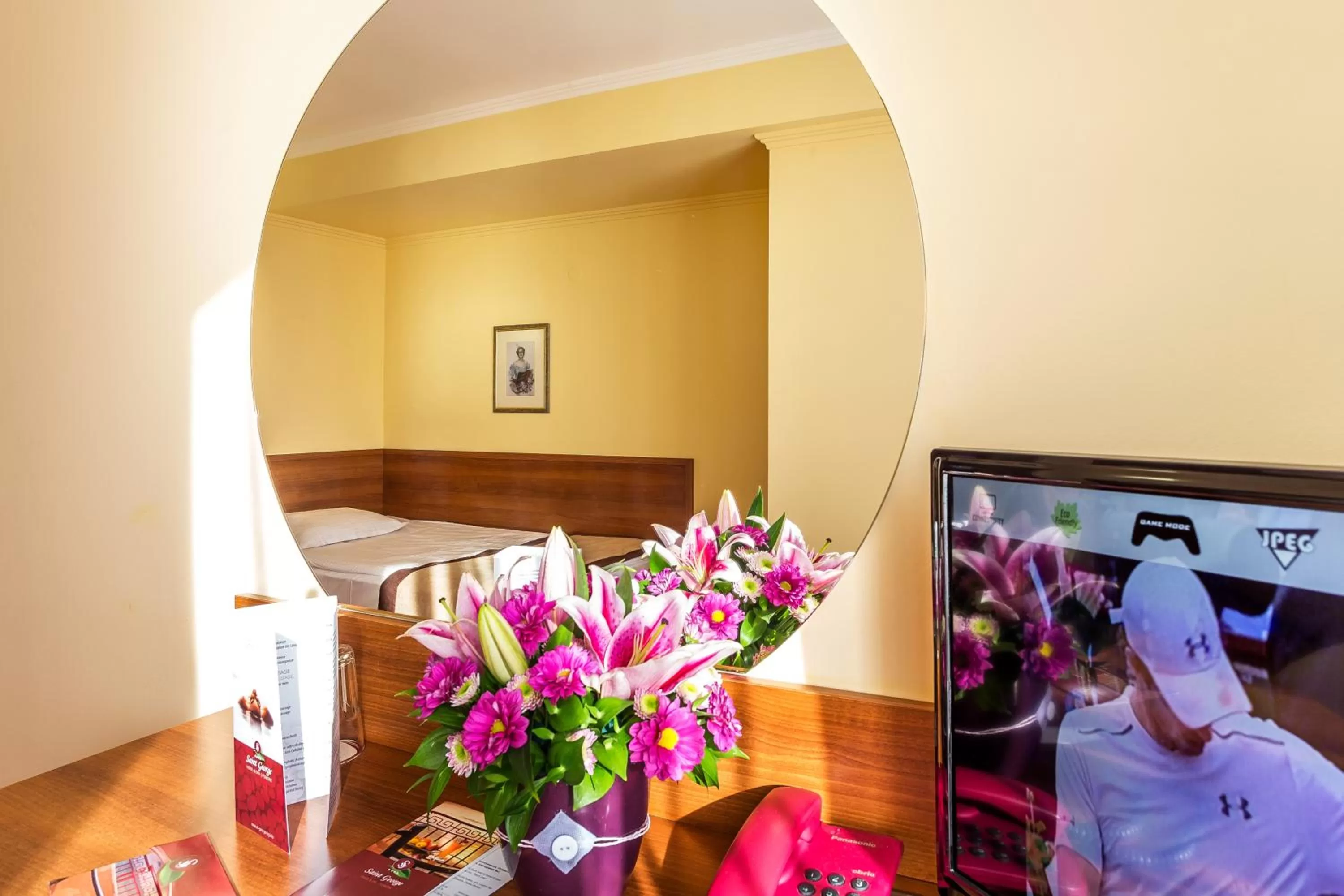 Bedroom, Bed in Saint George Hotel & Medical Spa