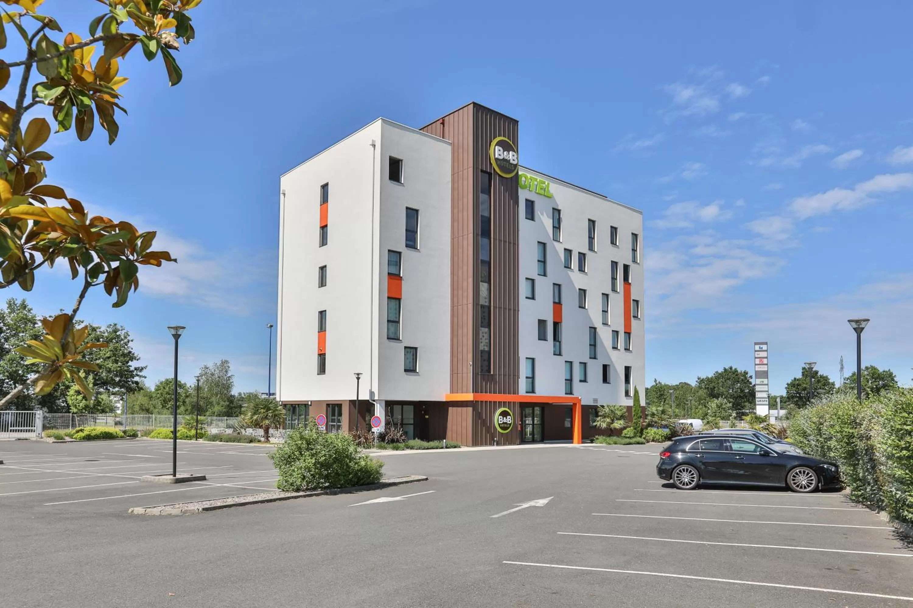 Property building in B&B HOTEL La Roche-sur-Yon