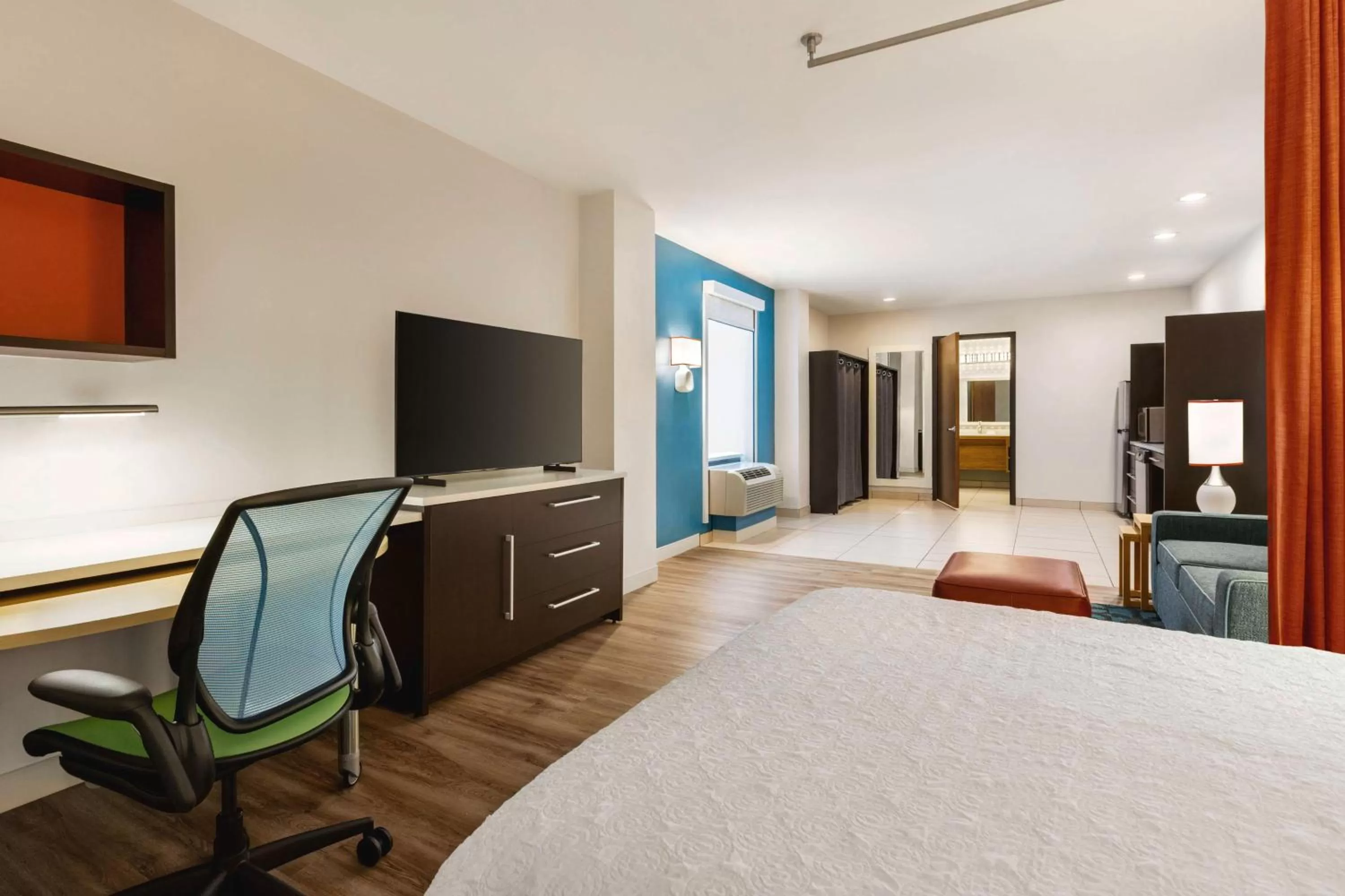 Queen Studio - Hearing Accessible in Home2 Suites Long Island City/Manhattan View