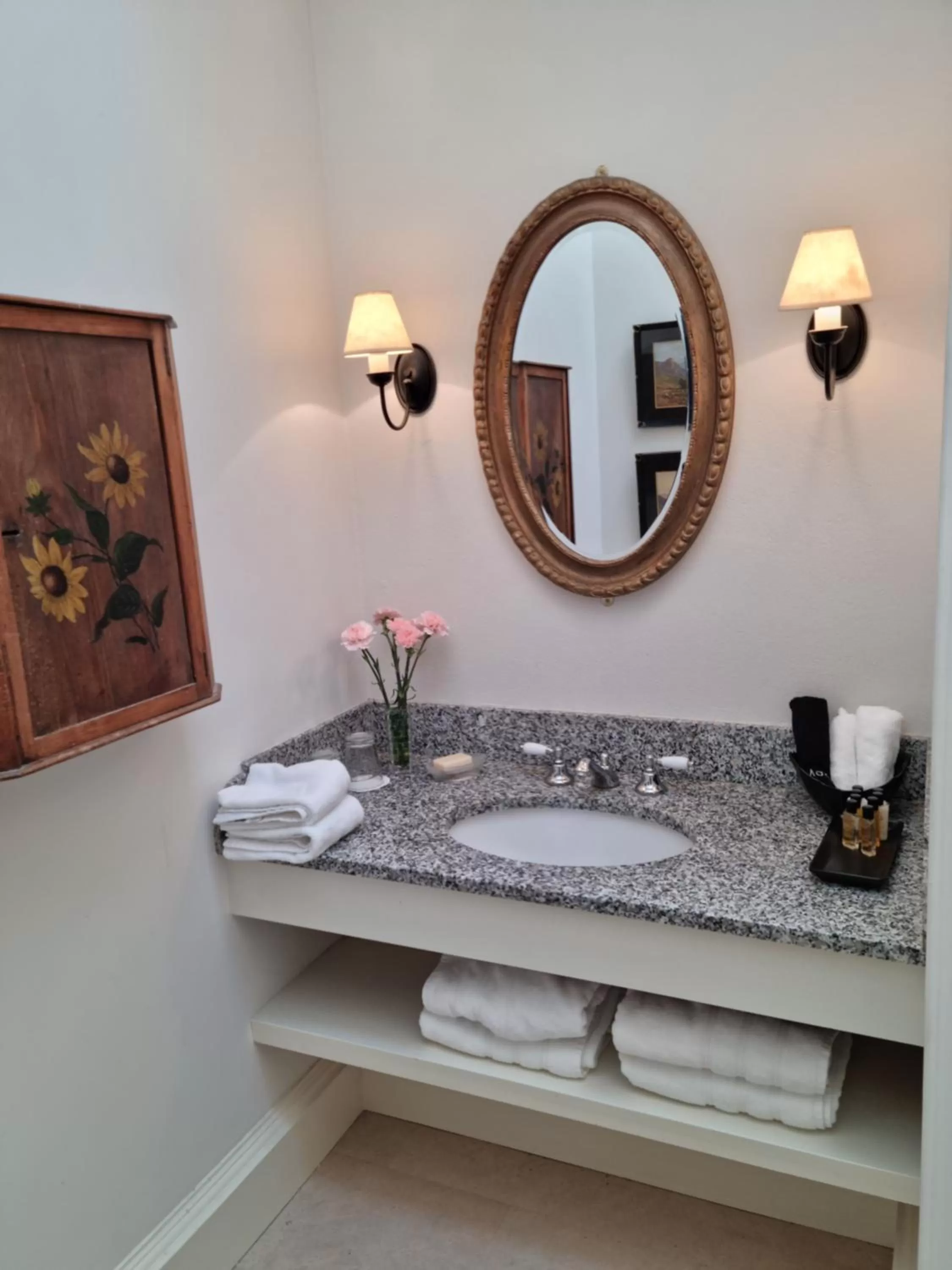 King Room with Garden View in Summergrove House