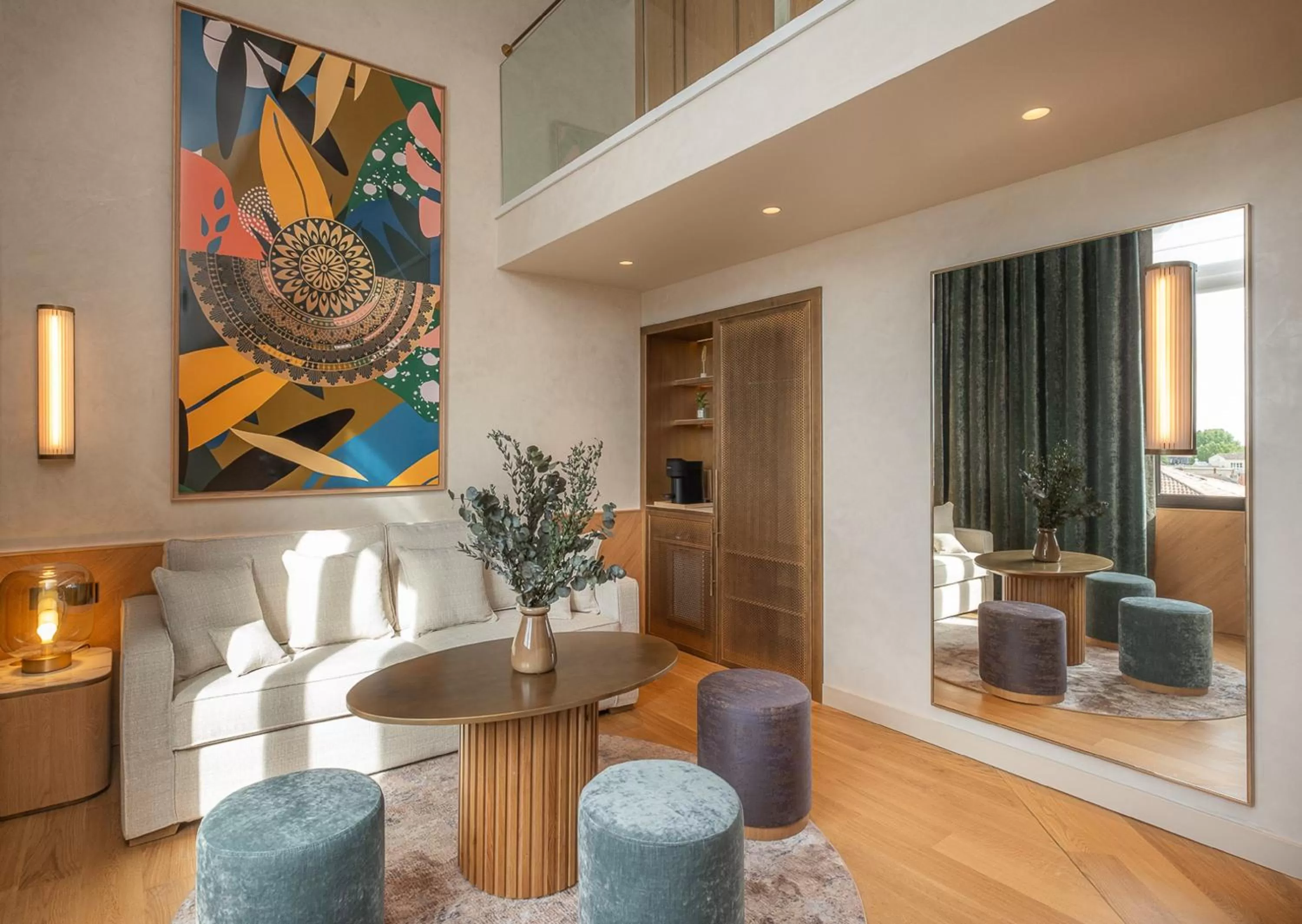 Communal lounge/ TV room in Hôtel Burdigala by Inwood Hotels