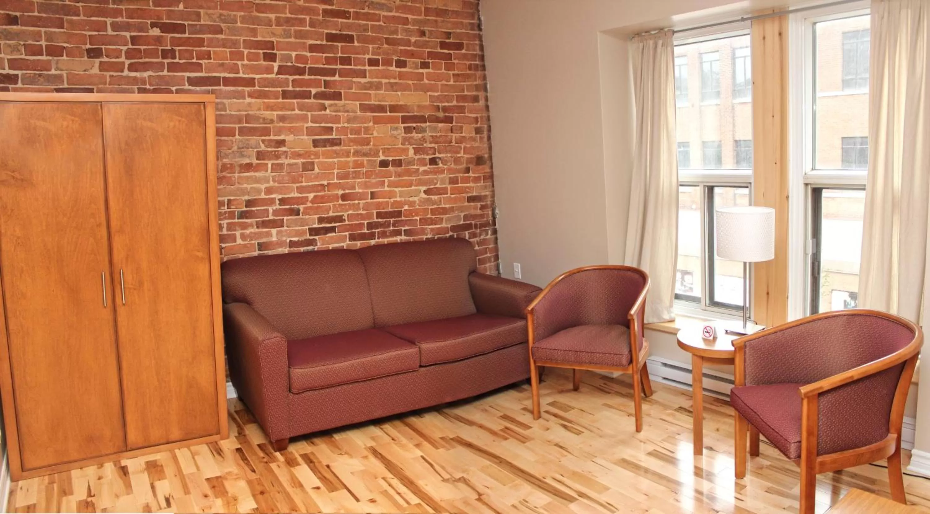 Seating area in Hotel Quartier des Spectacles