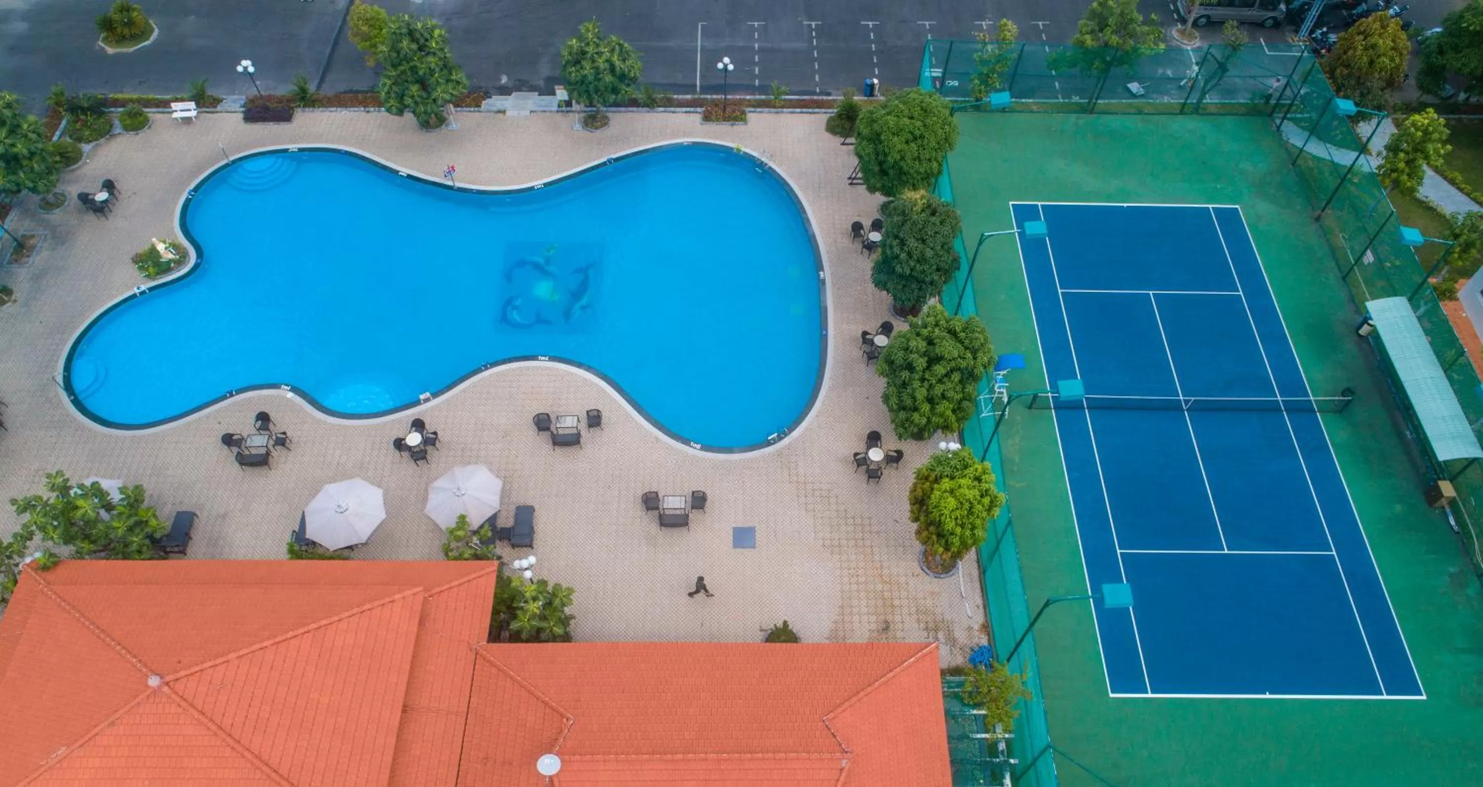Swimming pool in Muong Thanh Luxury Ca Mau Hotel
