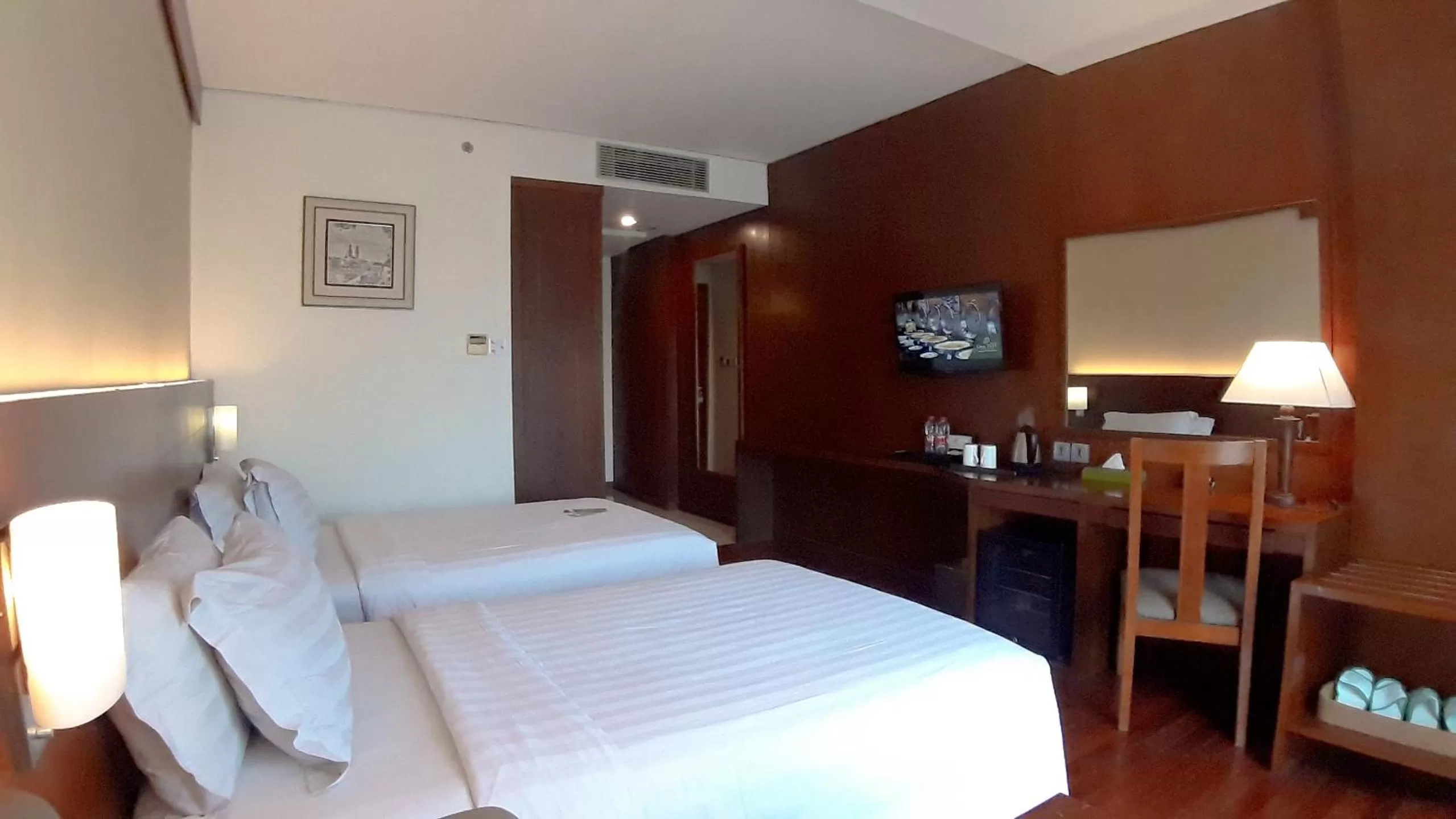 Bedroom, Bed in Oak Tree Emerald Hotel & Coventions Semarang