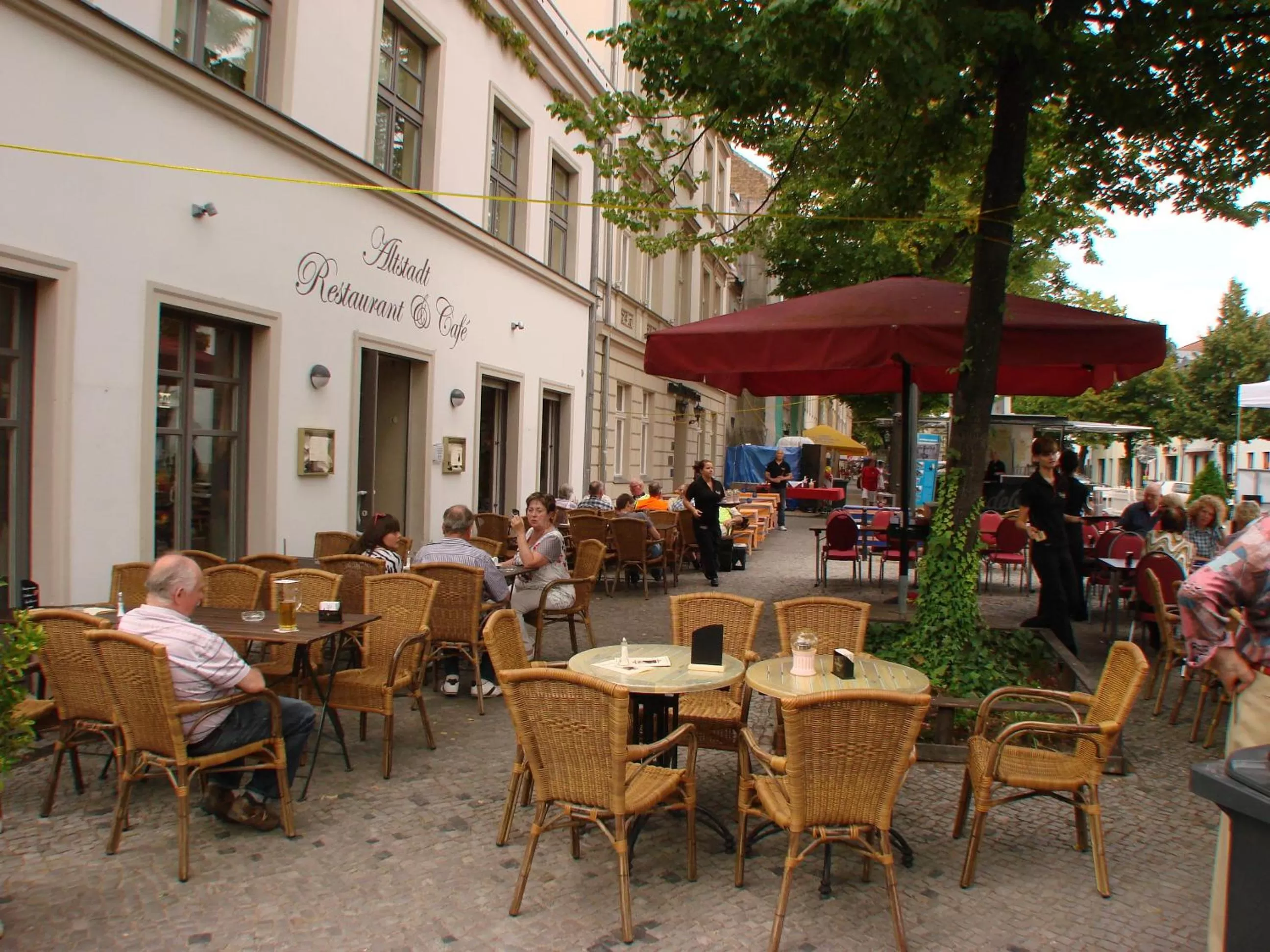 People, Restaurant/Places to Eat in Altstadt Hotel