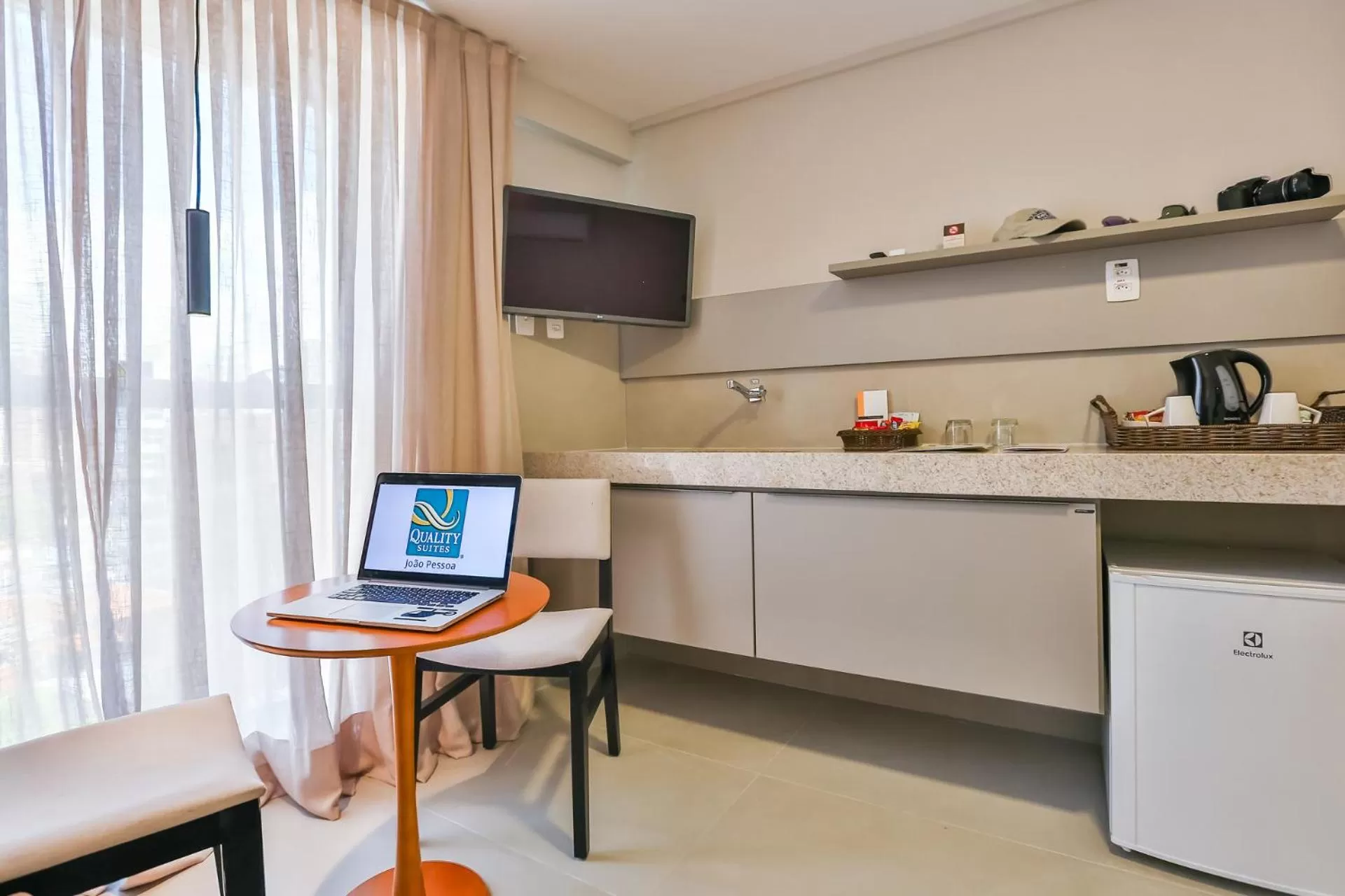 Communal lounge/ TV room in Quality Suítes João Pessoa