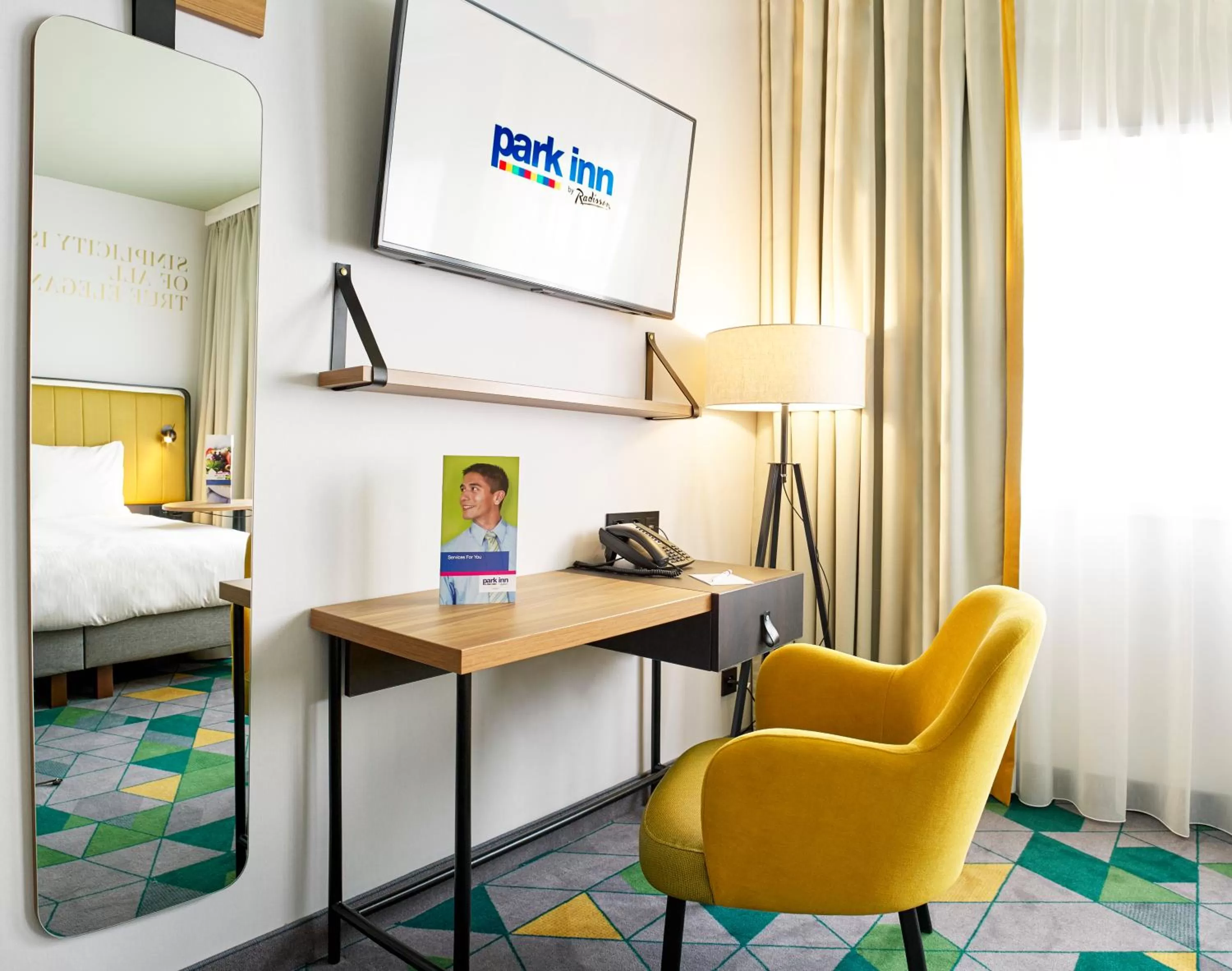 TV and multimedia, Bed in Park Inn By Radisson Hasselt