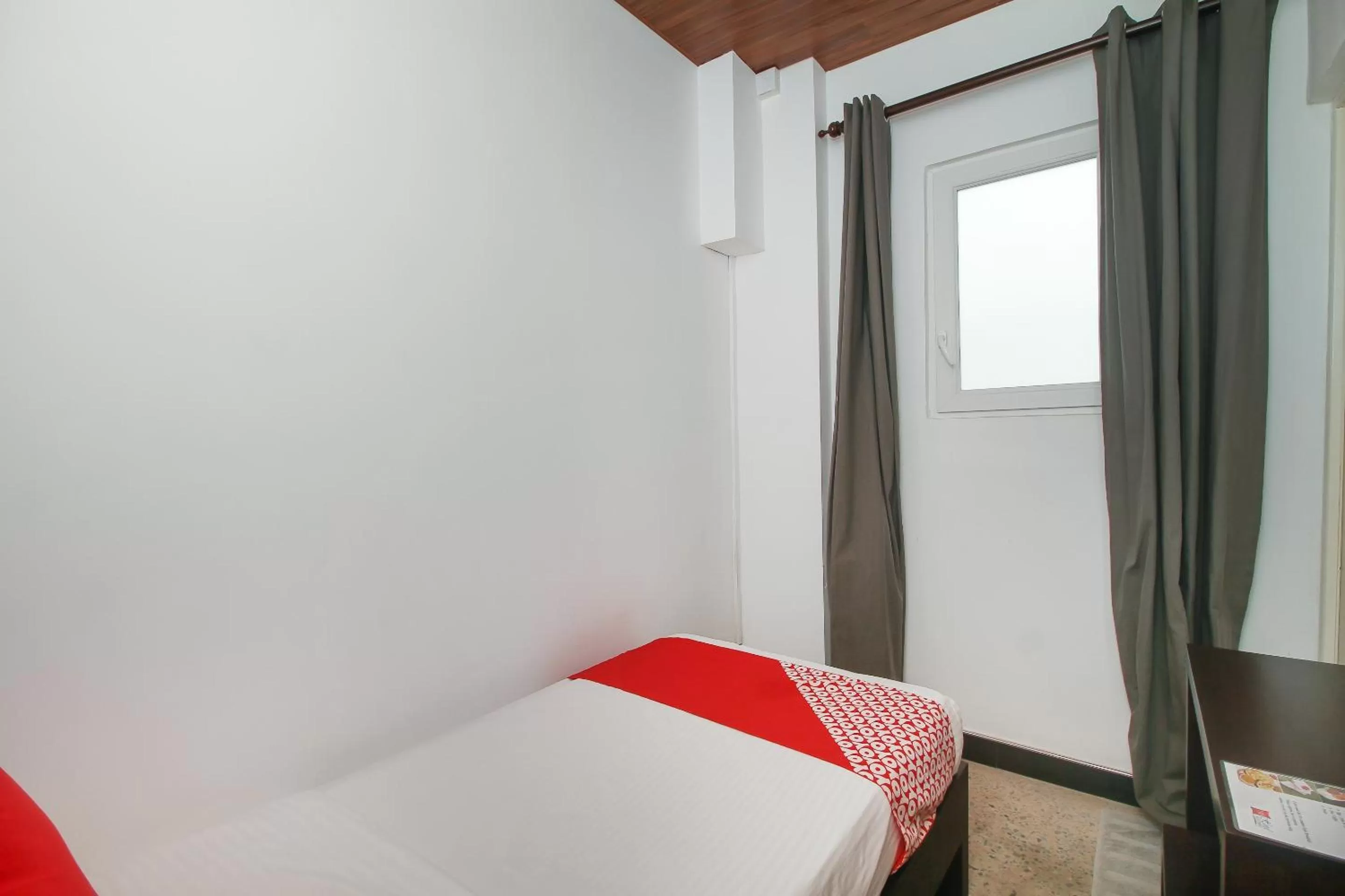 Bedroom, Bed in Hotel 198 Negombo