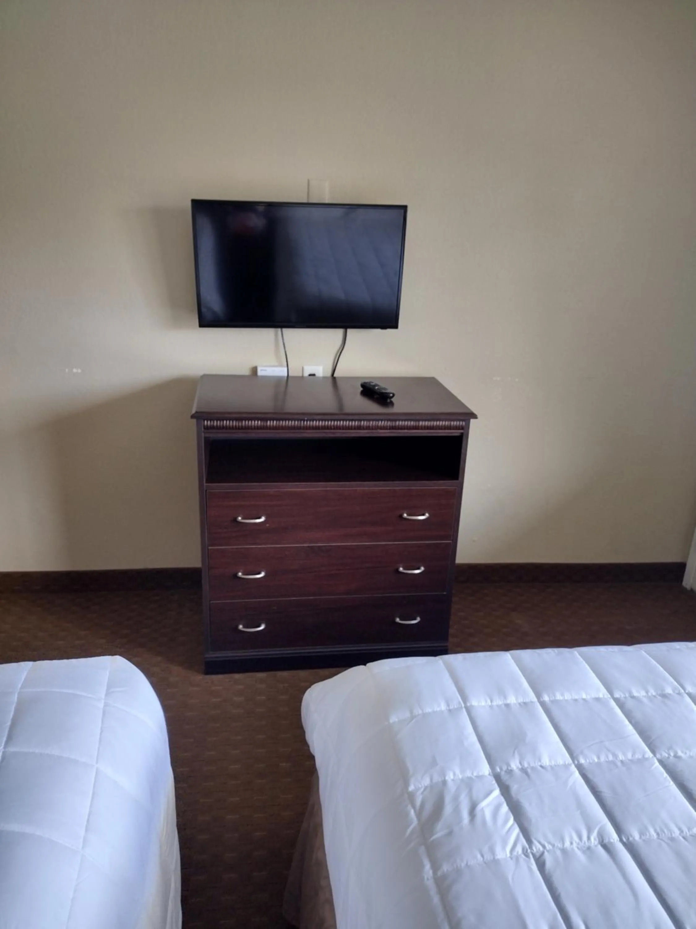 Other, TV/Entertainment Center in Capital O Hotel Richmond Hill/Savannah area I-95