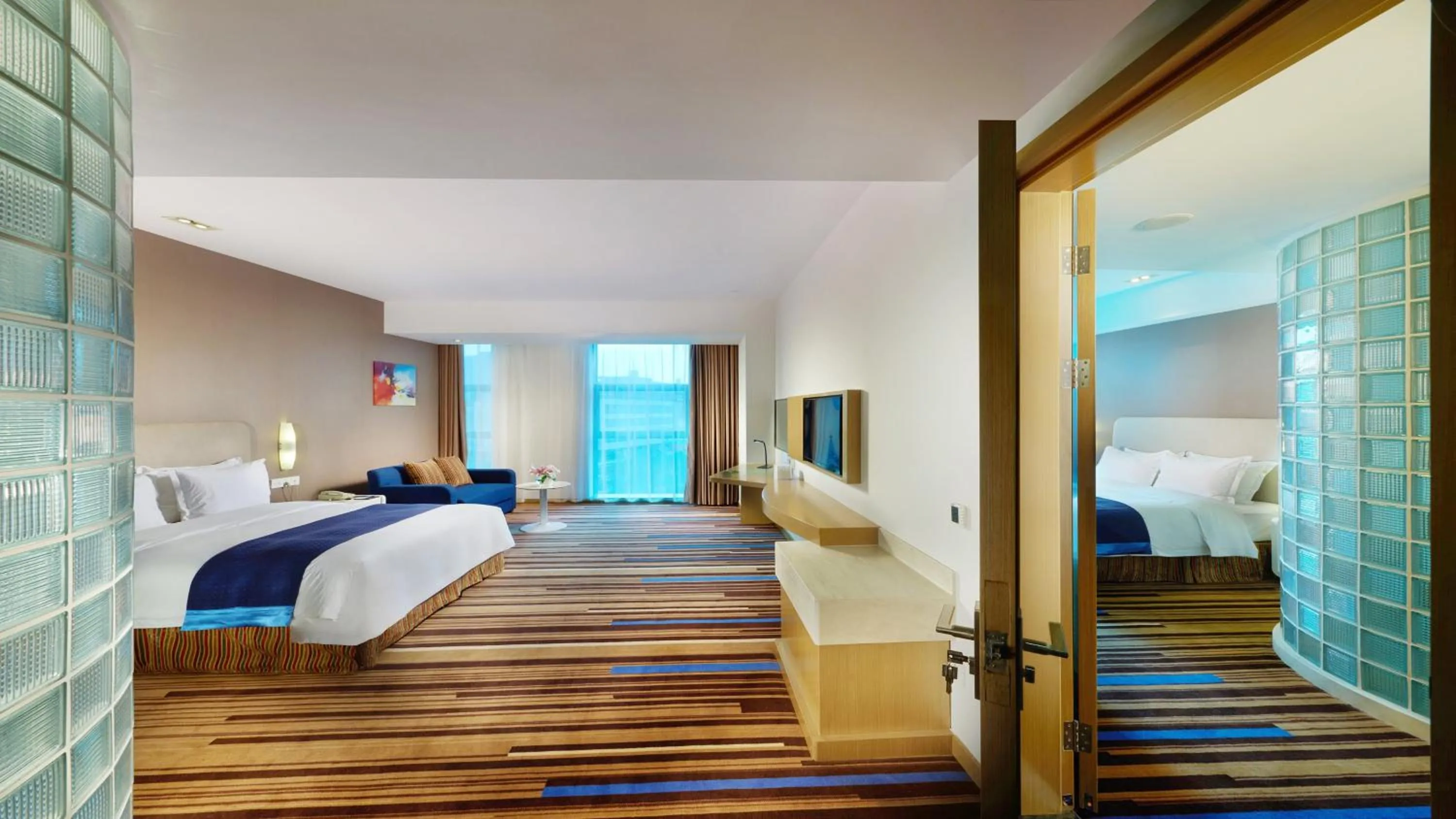 Photo of the whole room in Holiday Inn Express Nantong Downtown by IHG