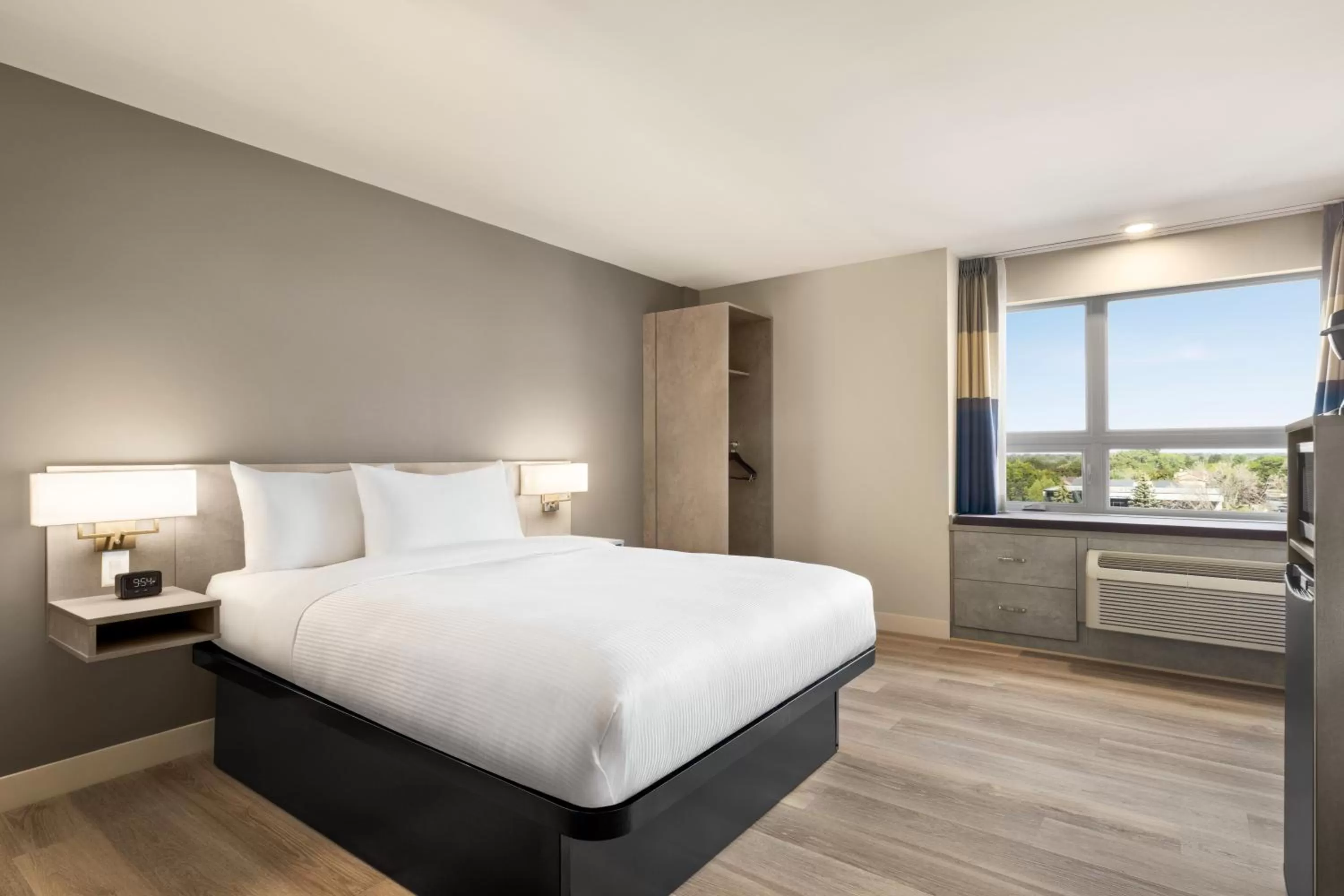 Bed in Microtel Inn & Suites Dorval QC