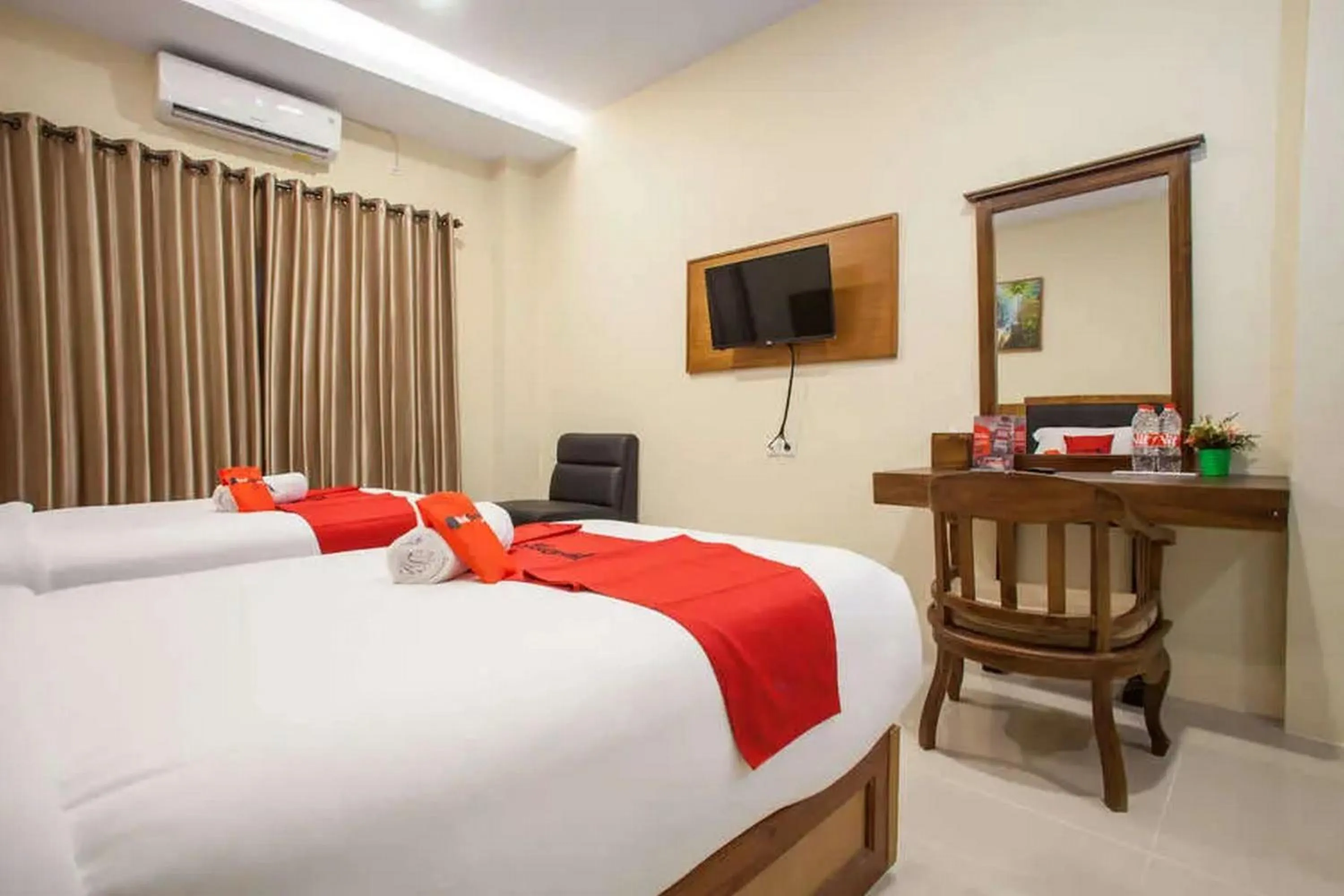 Bed in RedDoorz Premium @ Jalan Cengkeh Malang