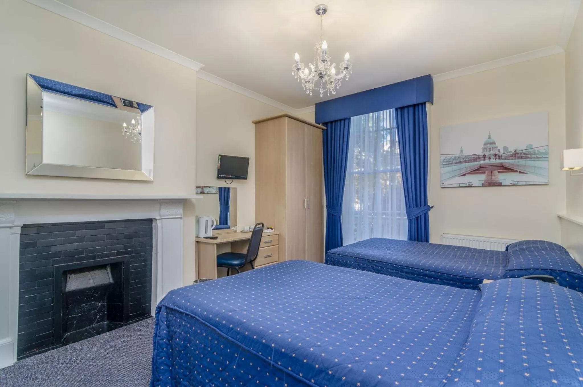 Bed in Aaraya London