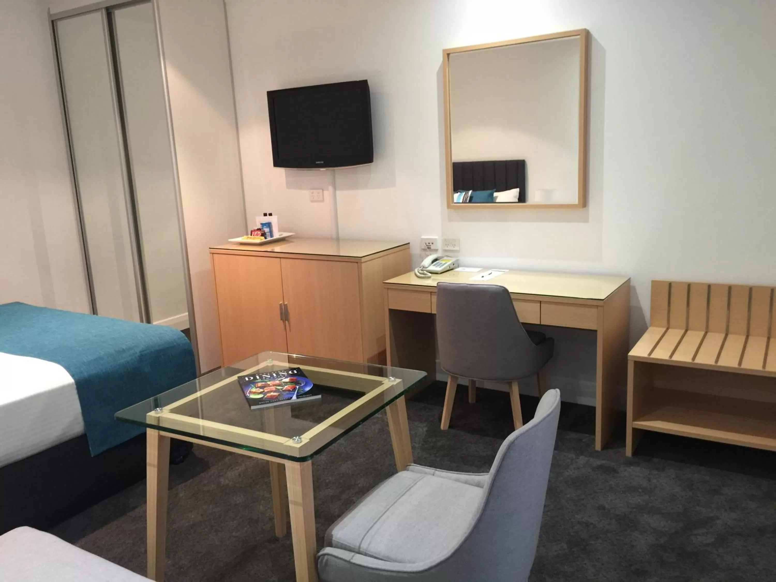 Photo of the whole room in Ensenada Motor Inn and Suites