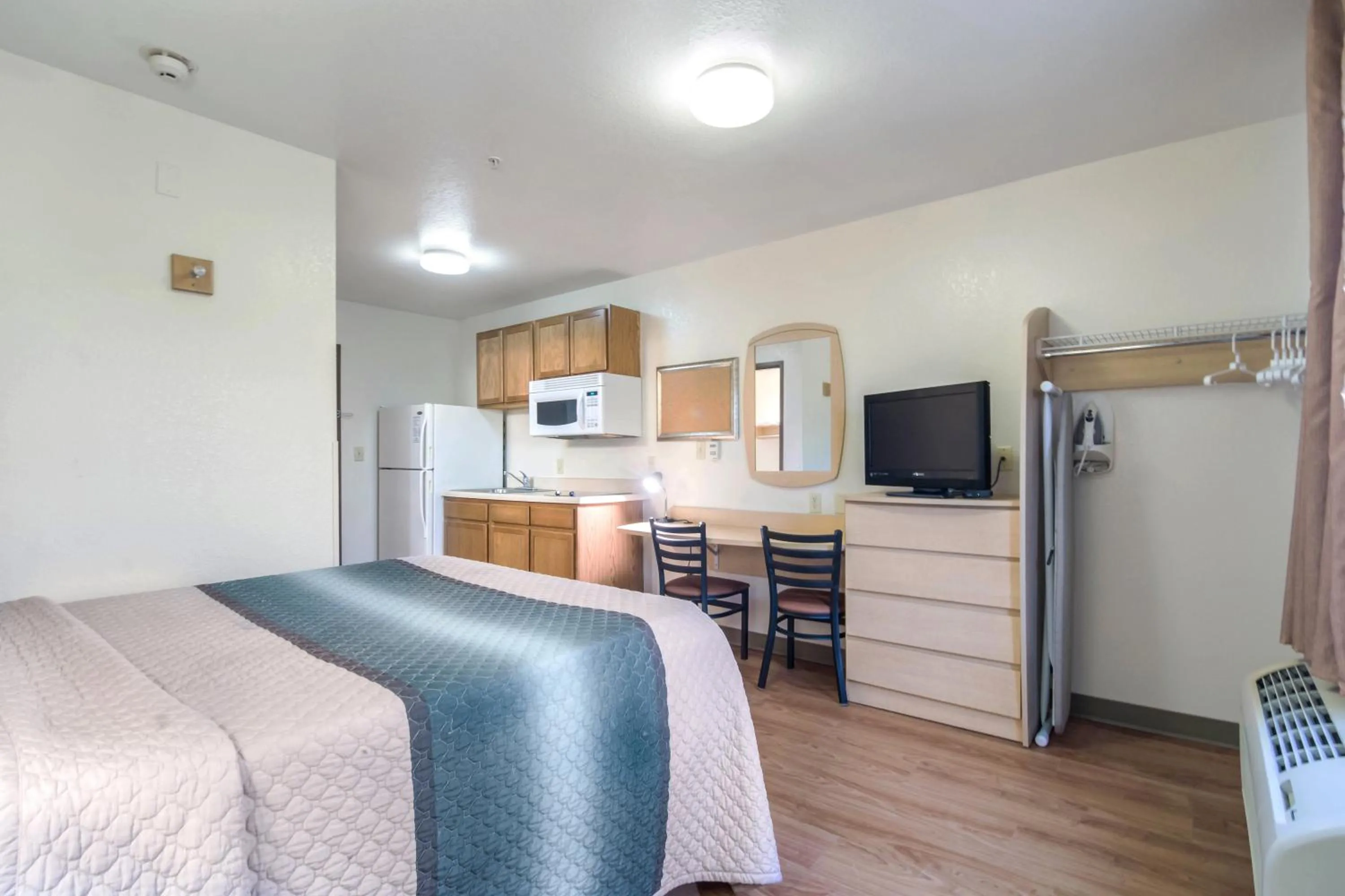 Photo of the whole room, Bed in HomeTowne Studios & Suites by Red Roof Bentonville