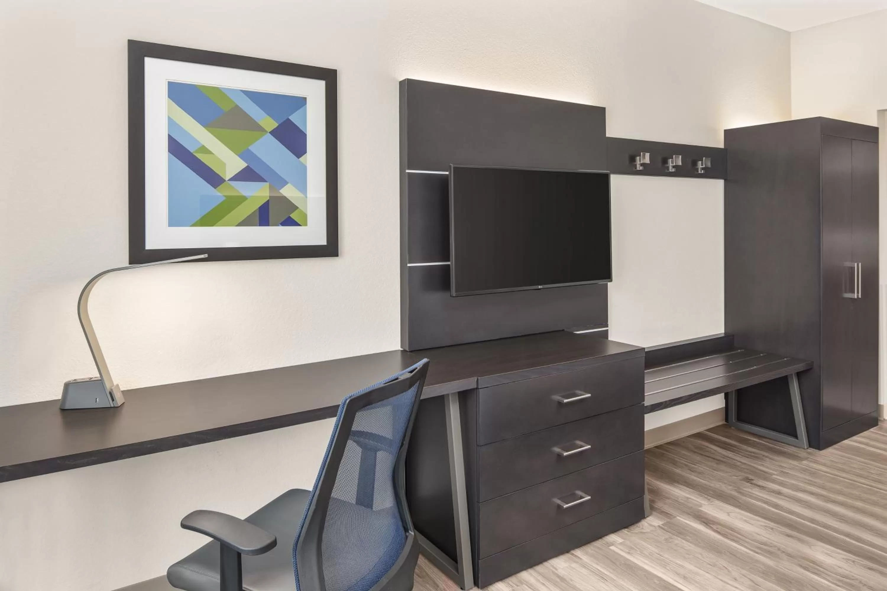 Bedroom in Holiday Inn Express & Suites - Hardeeville-Hilton Head by IHG