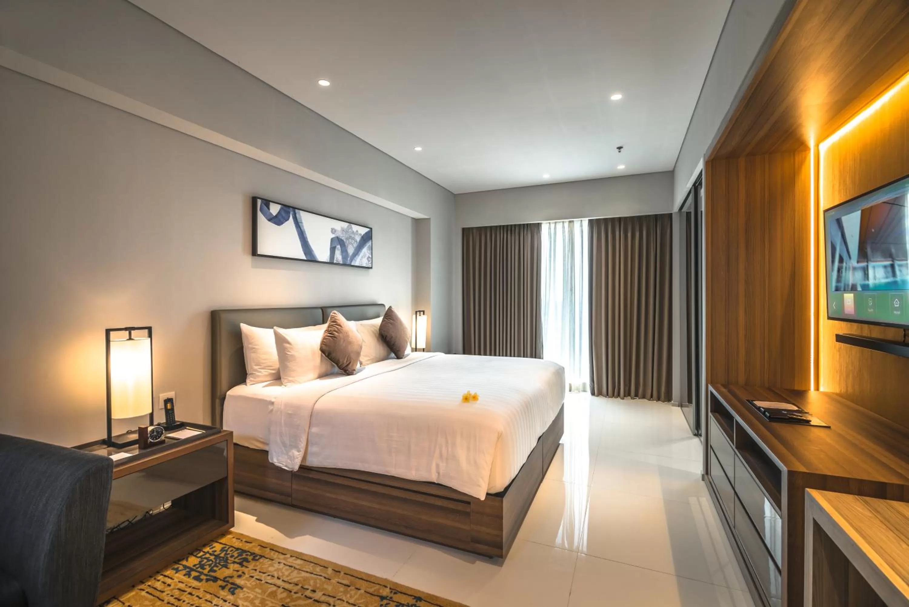 Bed in Oakwood Hotel & Residence Surabaya