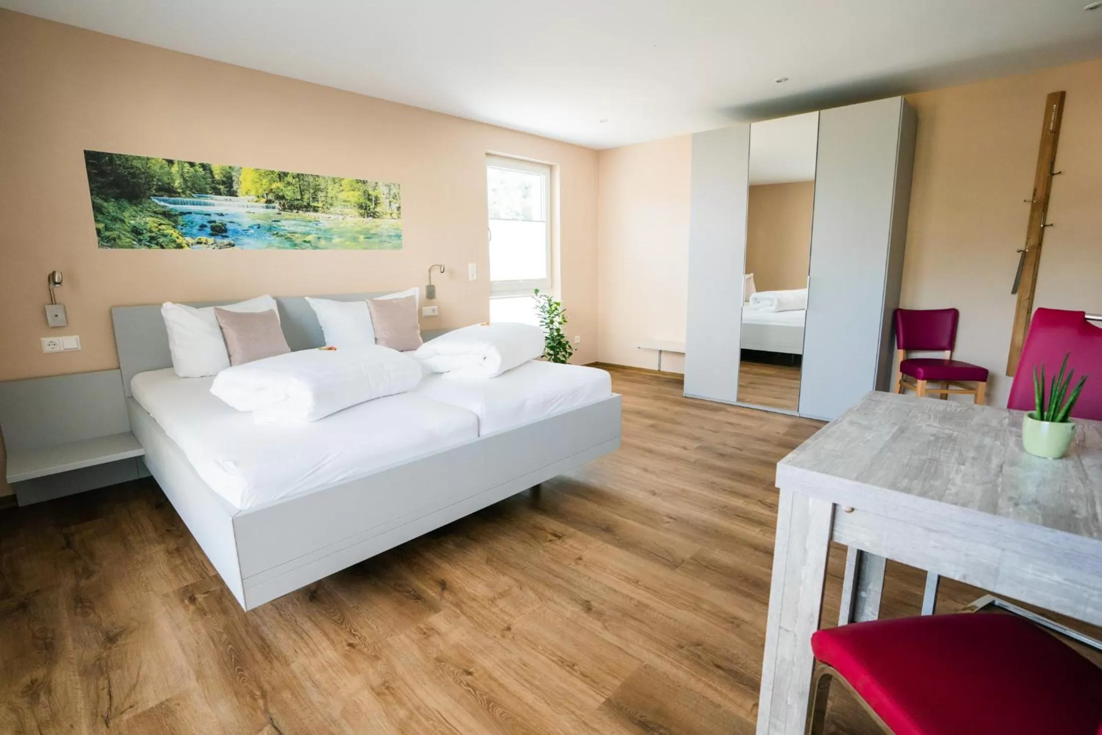 Photo of the whole room, Bed in Burgers Hotel