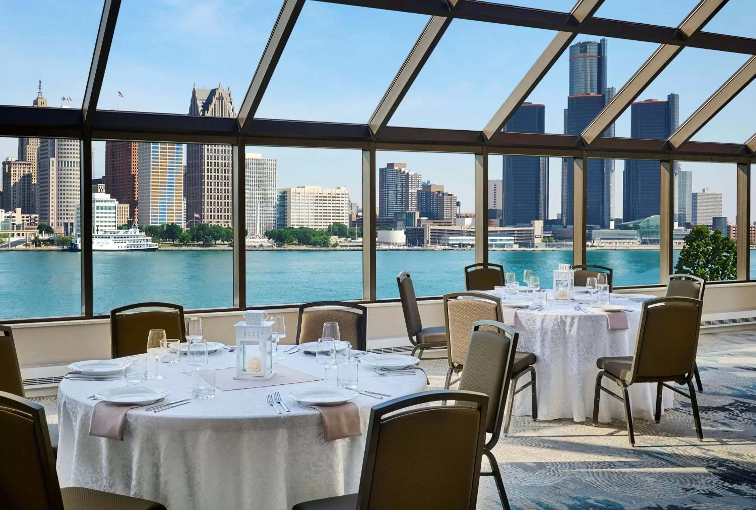 Meeting/conference room in DoubleTree by Hilton Windsor, ON