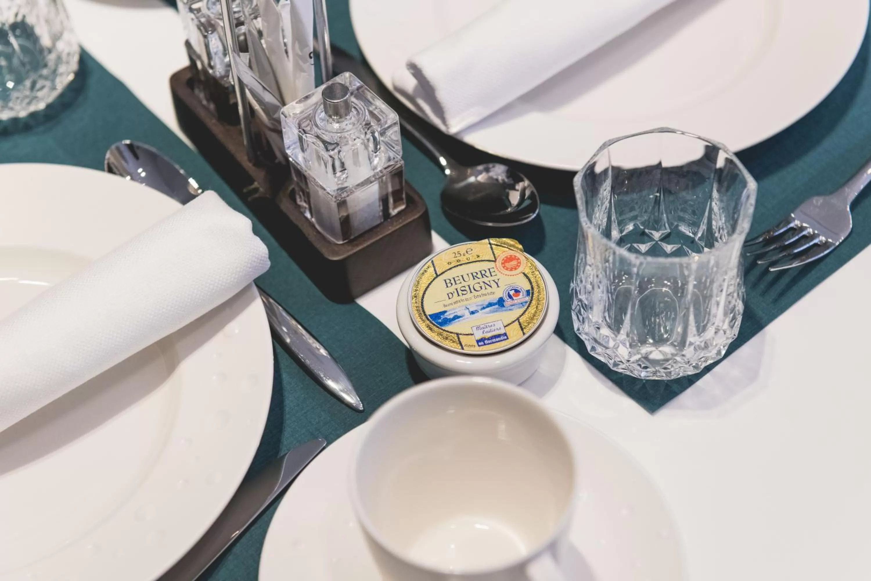 Food and drinks in Boutique Hotel Sablon by CW Hotel Collection