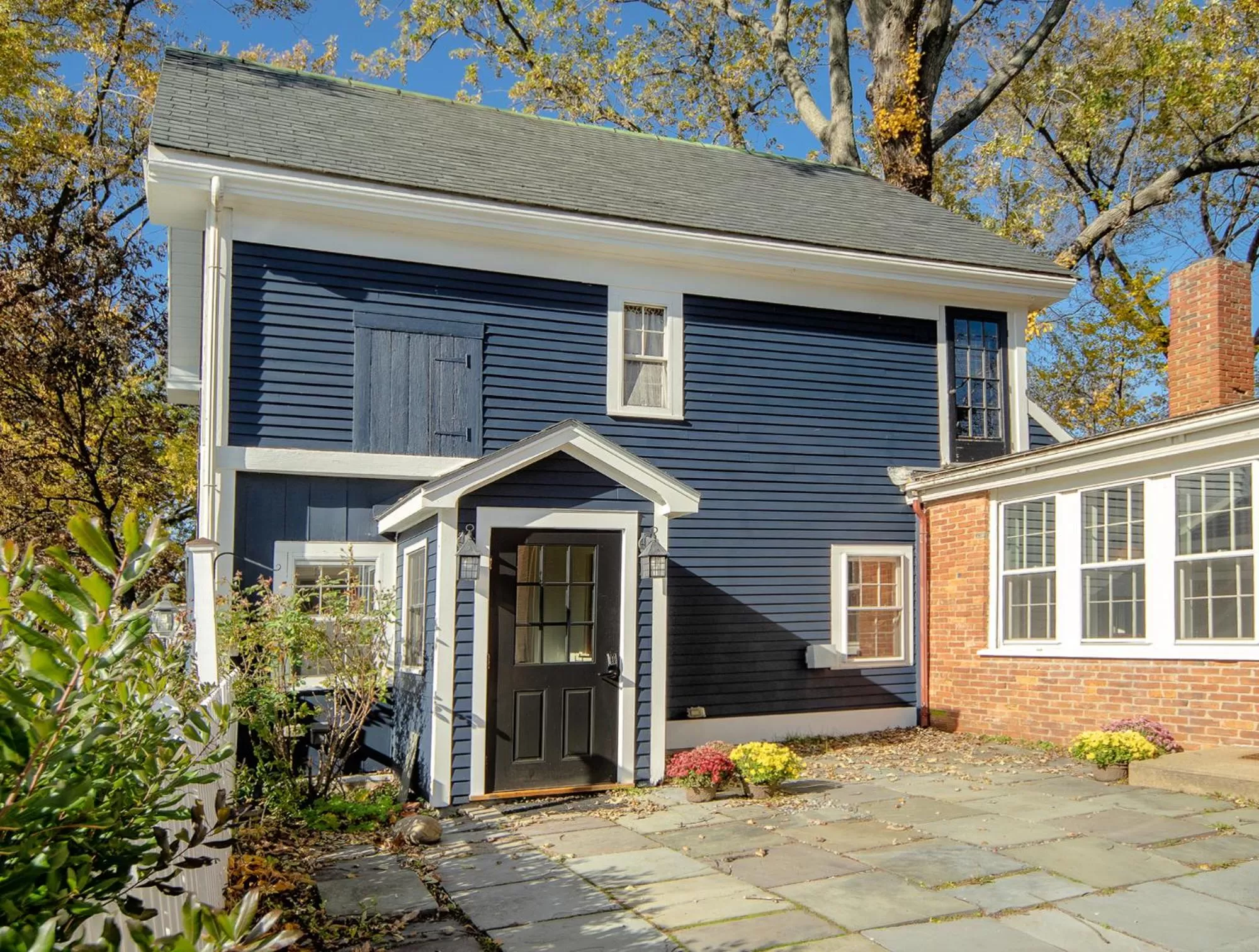 Facade/entrance in The Water Street Inn