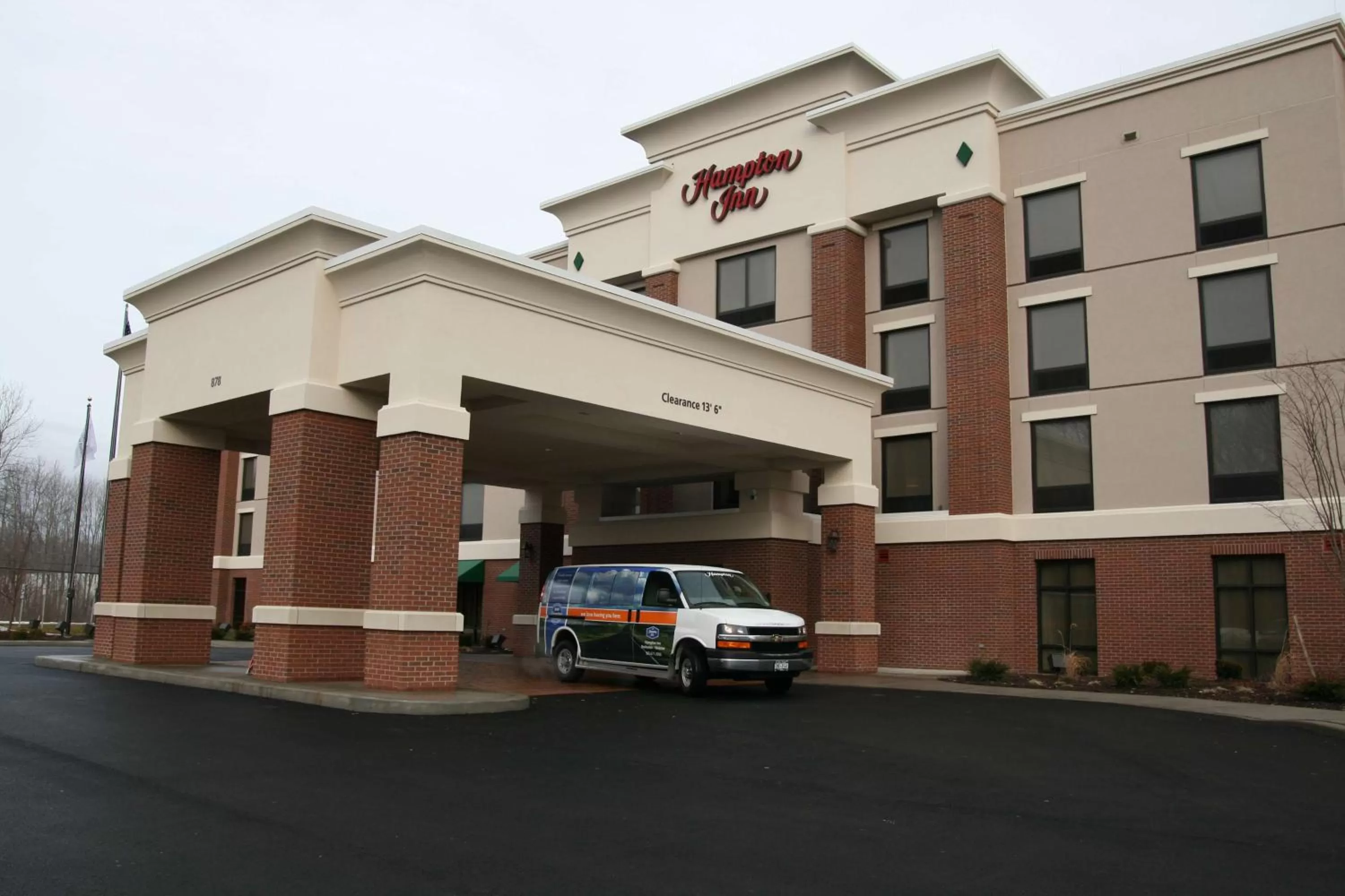 Property building in Hampton Inn Rochester-Webster