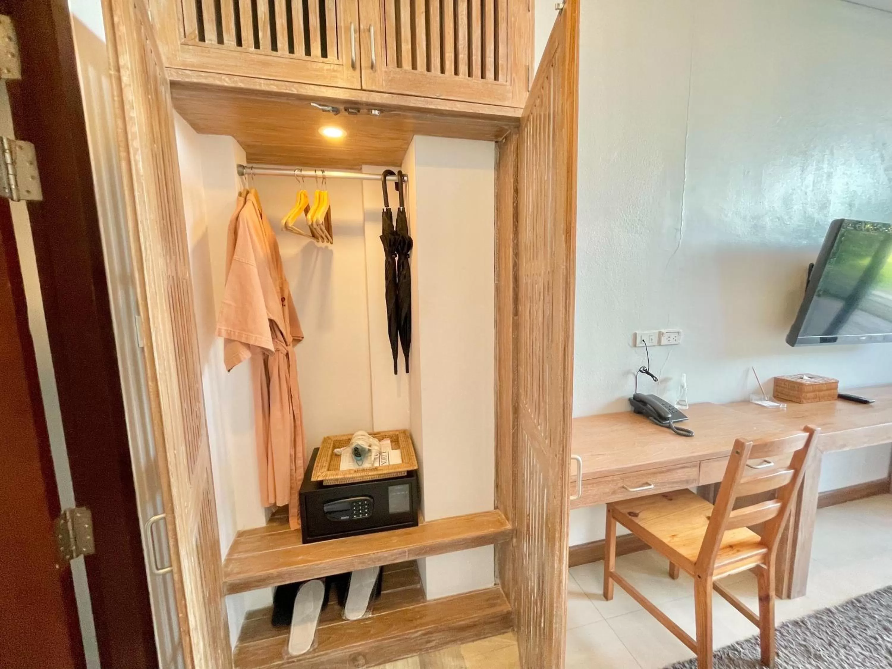 safe in Zensala Riverpark Resort-SHA Extra Plus