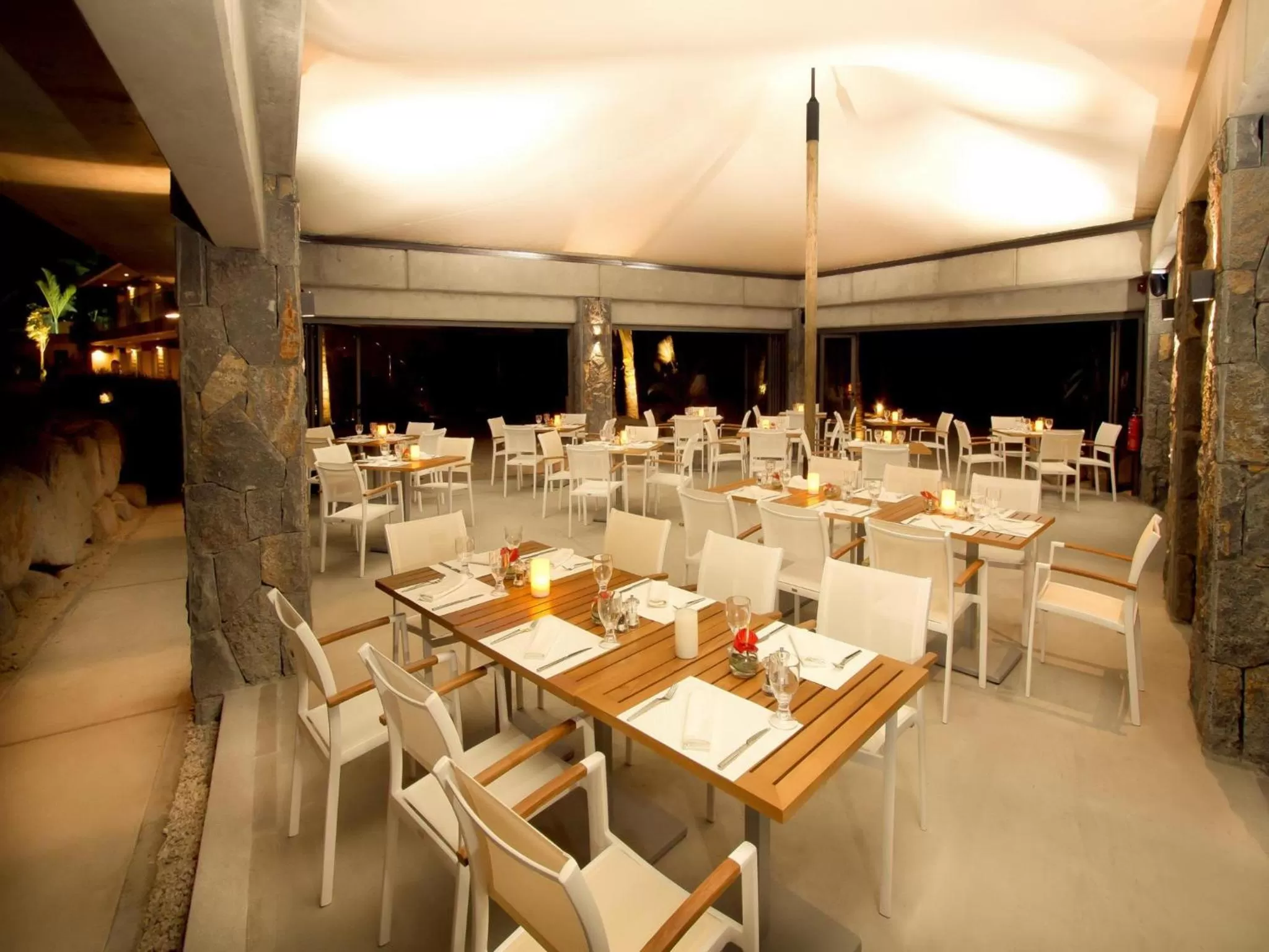 Restaurant/places to eat in Radisson Blu Poste Lafayette Resort & Spa (Adults Only)