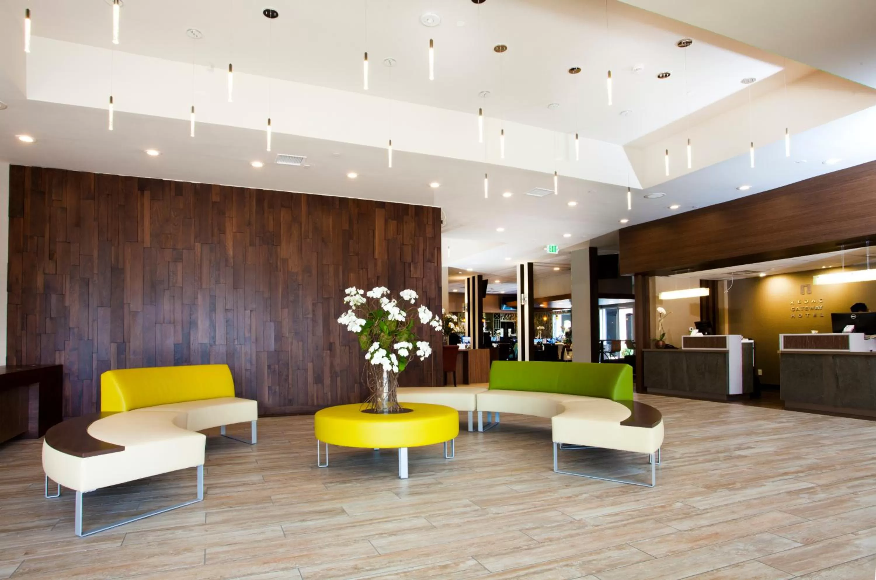 Lobby or reception in Redac Gateway Hotel Torrance