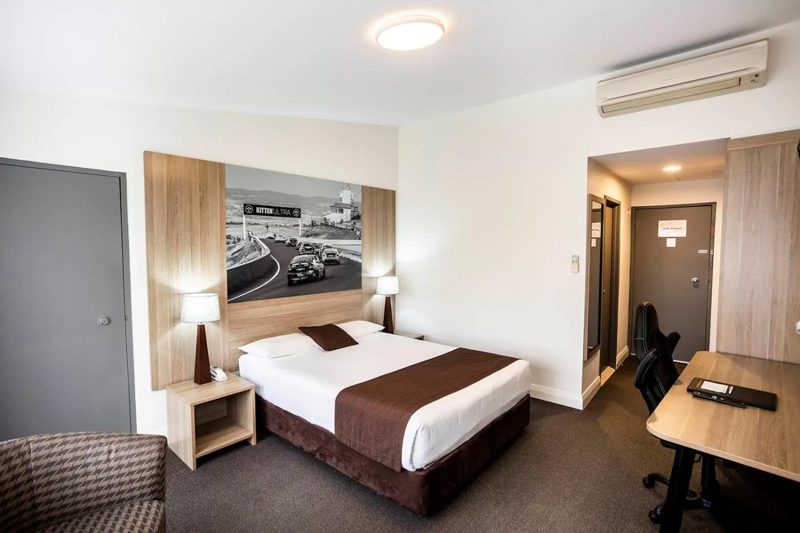 Bedroom, Bed in Mantra Bathurst