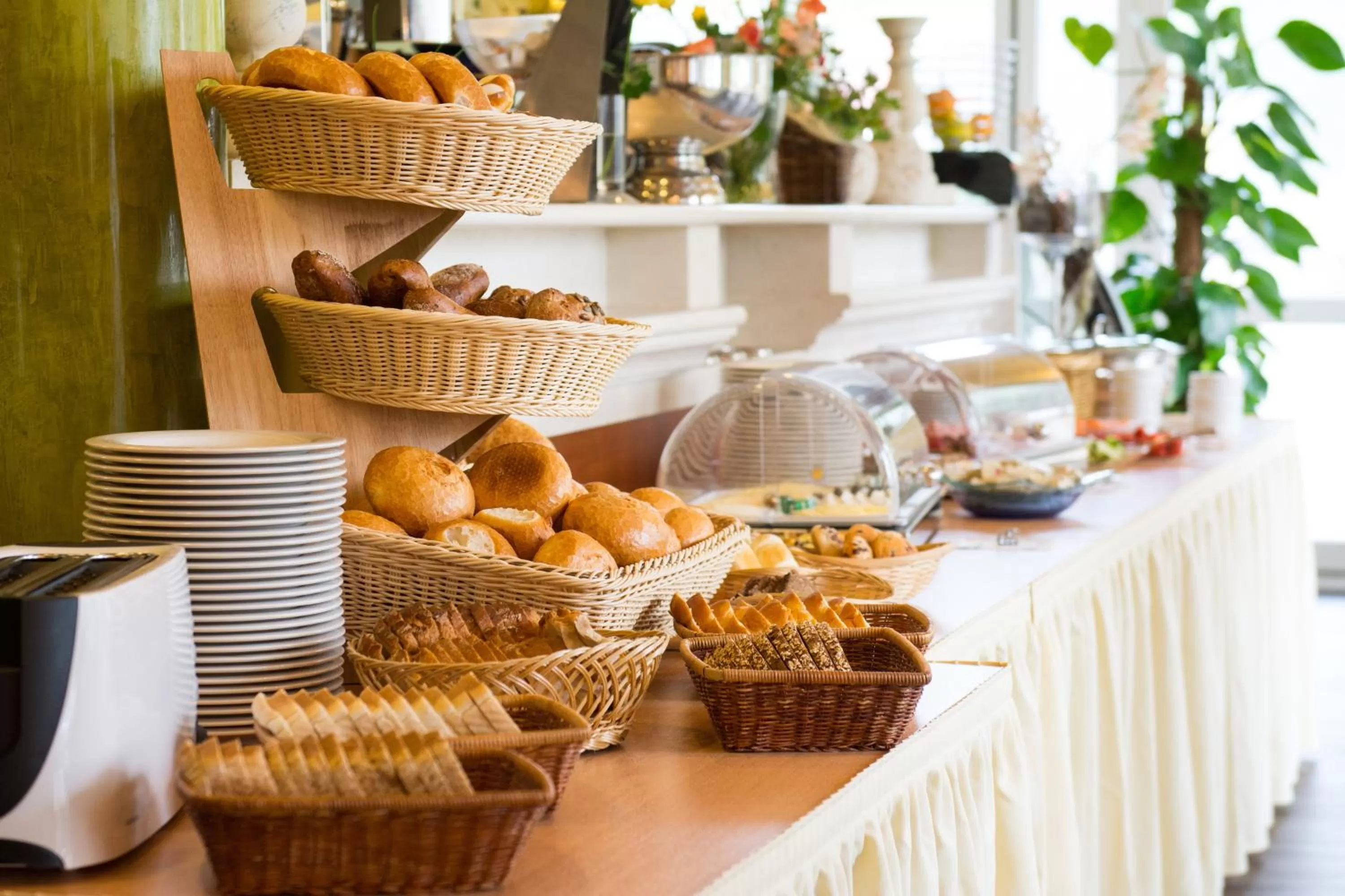 Buffet breakfast in Hotel Casa Rustica - Eintrittskarten für den Europapark erhalten Sie garantiert über uns!