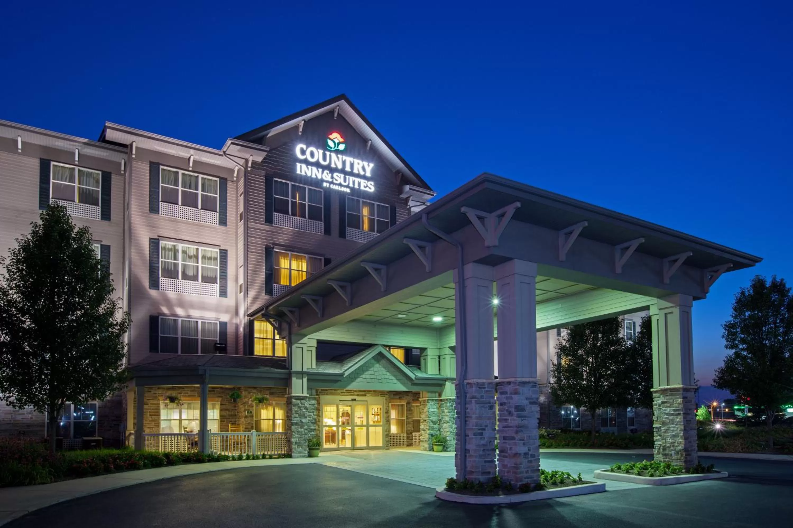 Facade/entrance in Country Inn & Suites by Radisson, Portage, IN