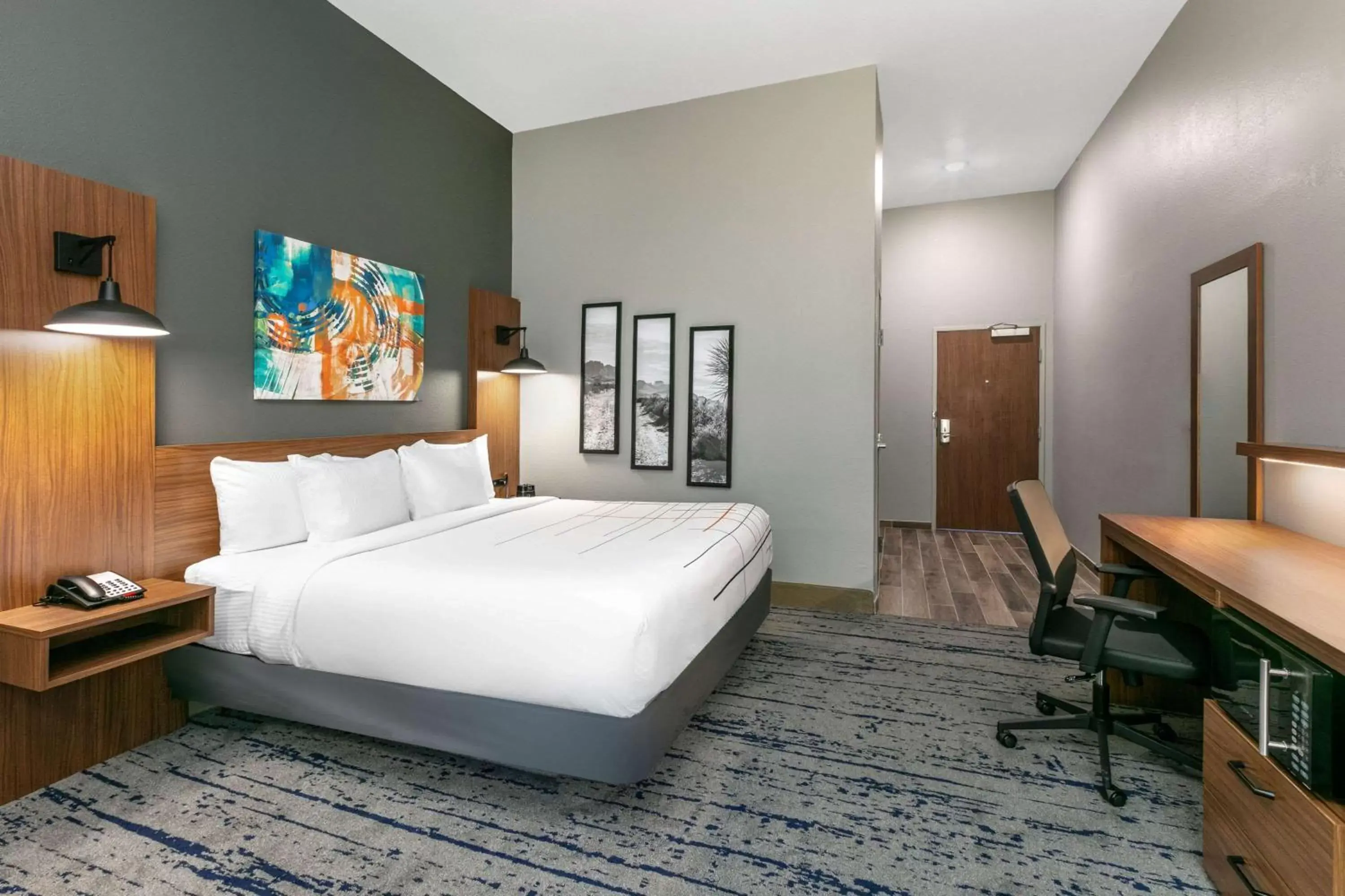 King Room - Mobility Access/Non-Smoking in La Quinta by Wyndham Jacksonville, Texas King Room - Mobility Access/Non-Smoking in La Quinta by Wyndham Jacksonville, Texas