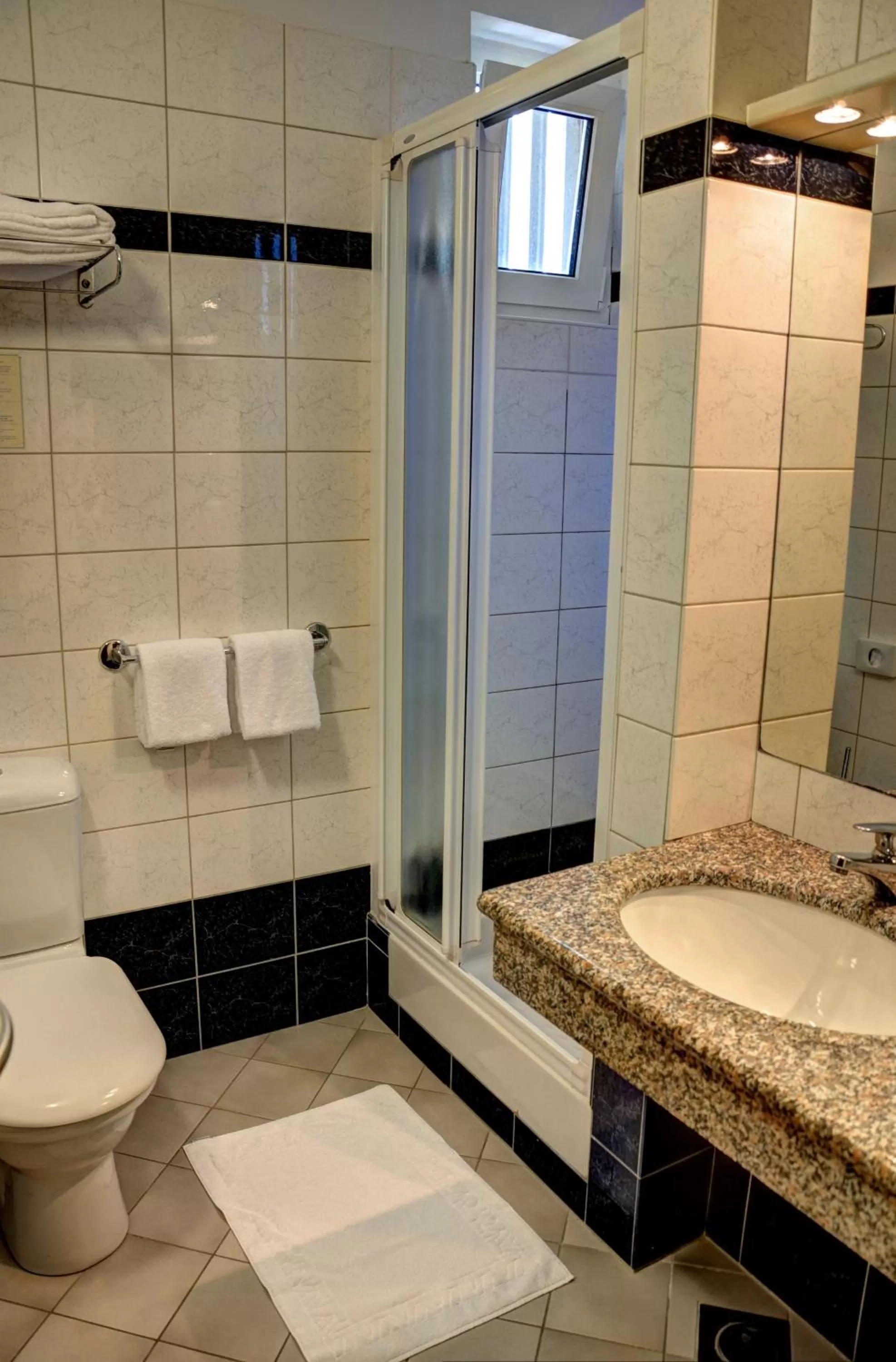 Shower in Belvedere Resort Hotels