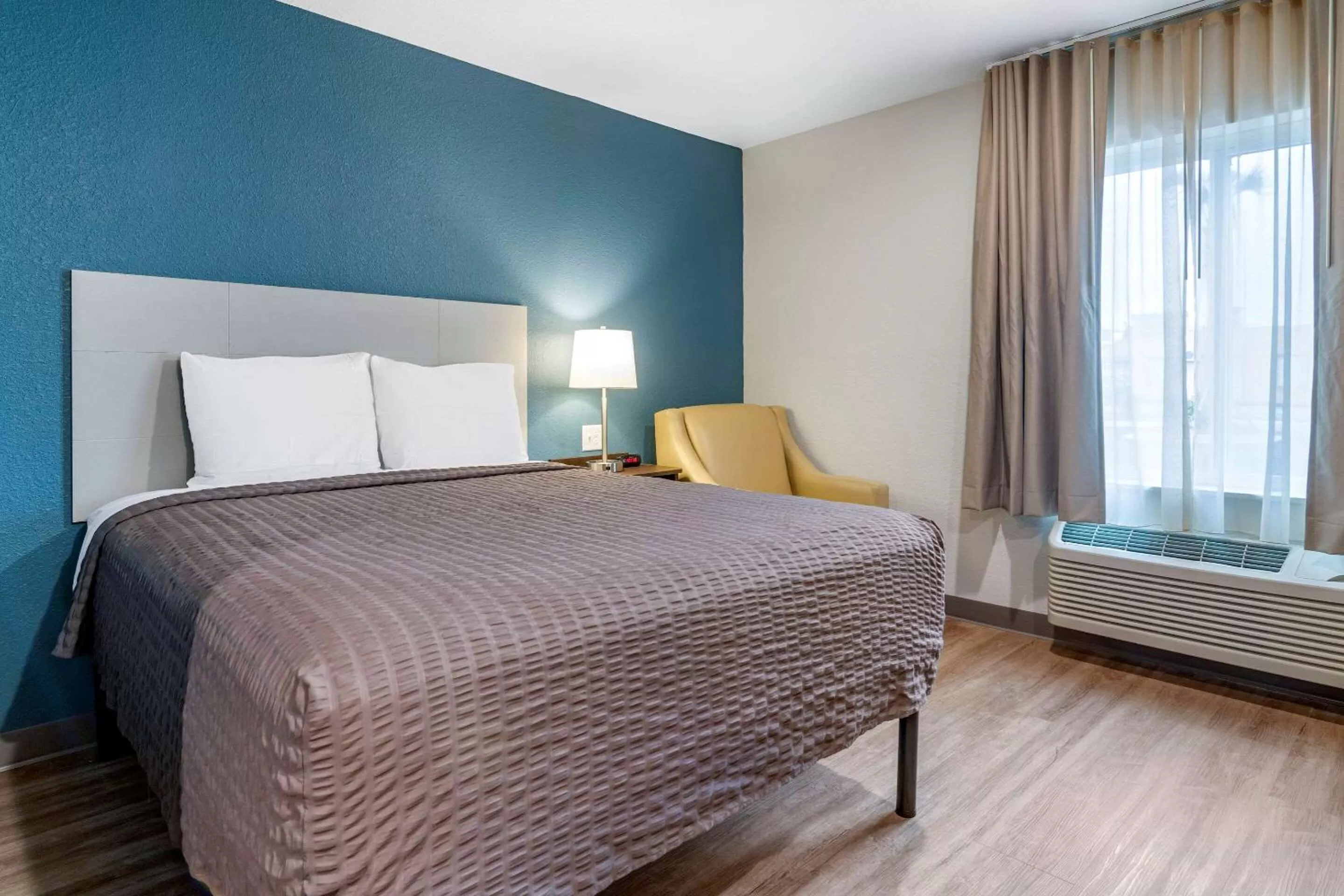 Photo of the whole room, Bed in WoodSpring Suites Brunswick