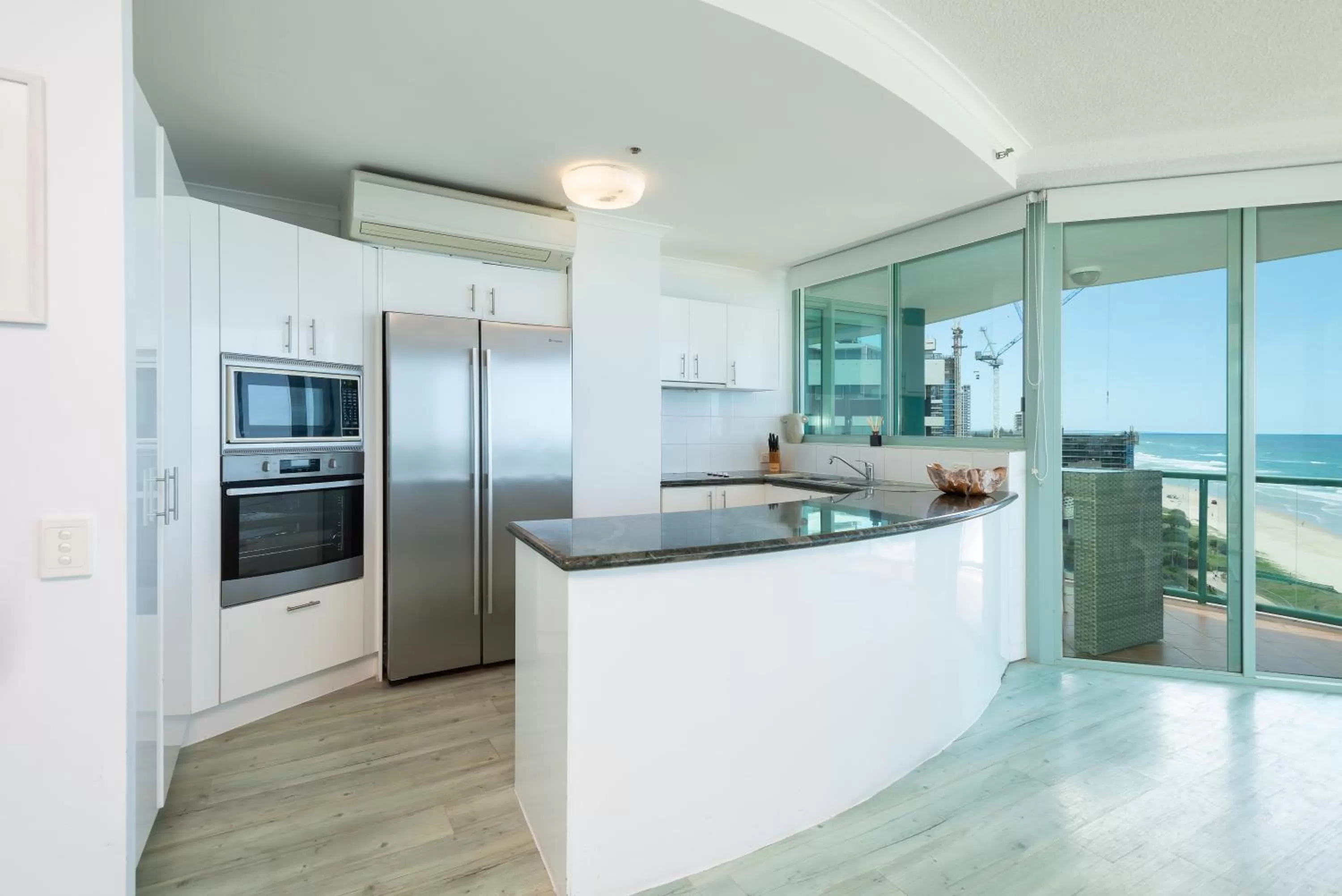 Kitchen or kitchenette in The Waterford on Main Beach