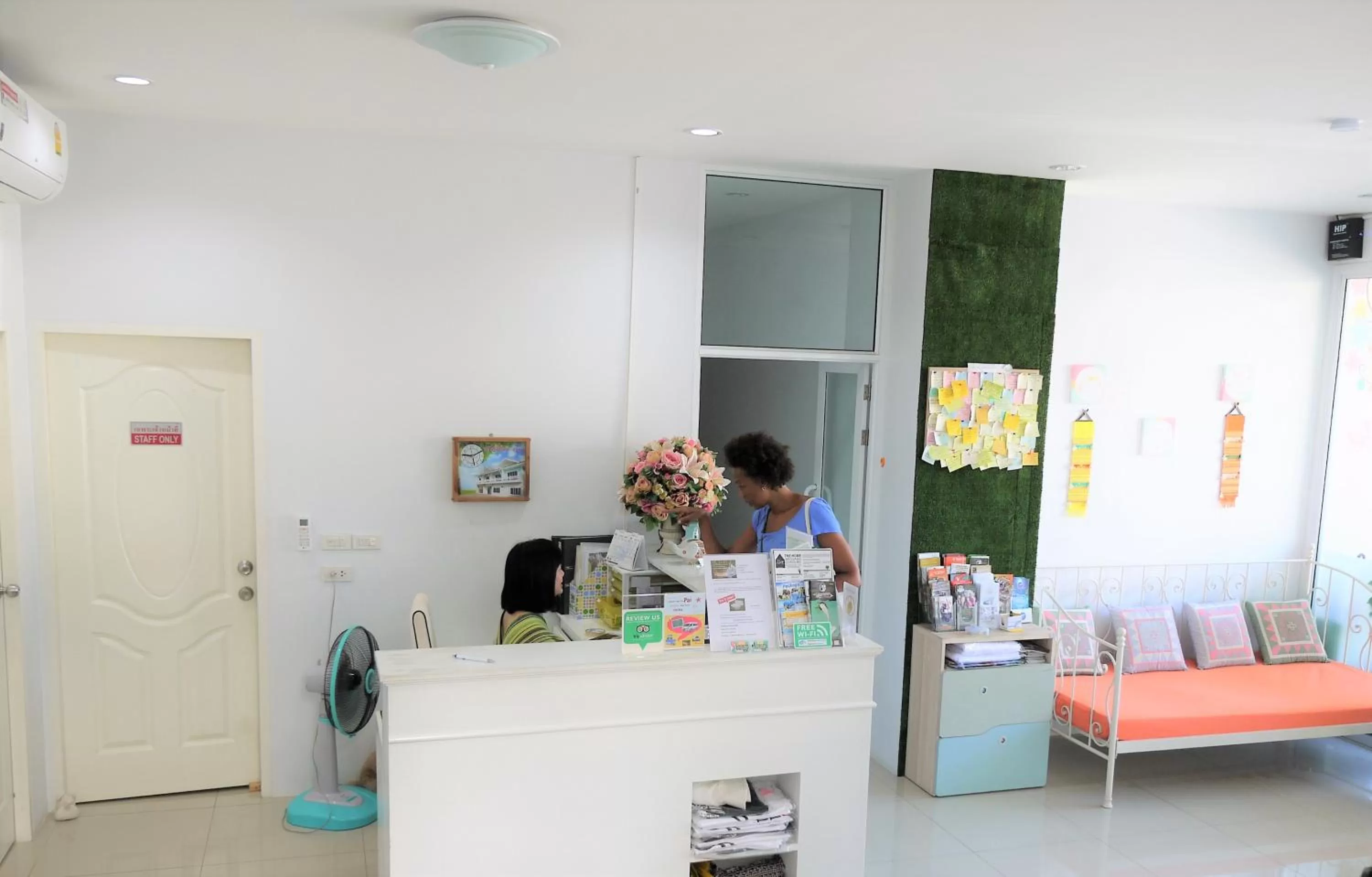 Lobby or reception, Bed in Noble Baan Pastel