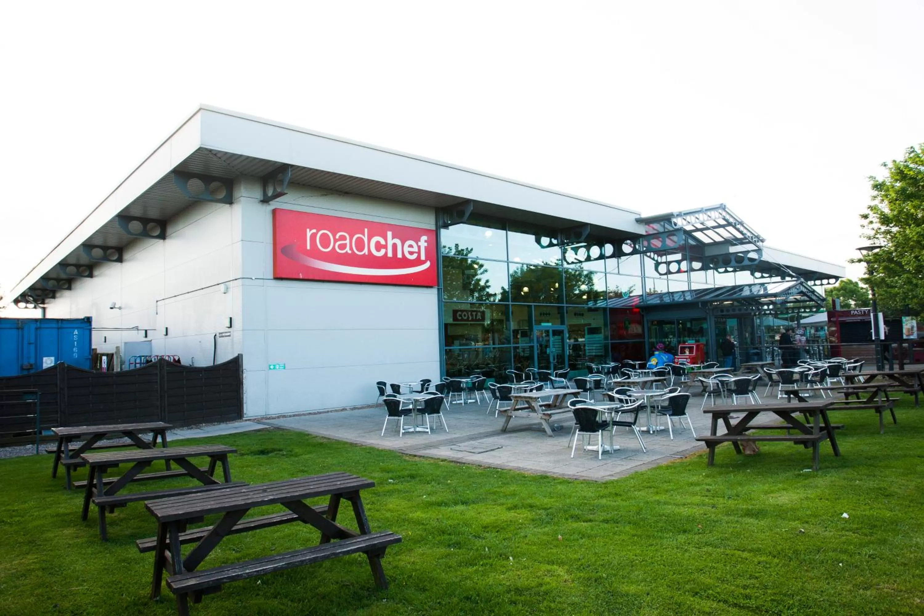 Property building in Days Inn Tewkesbury