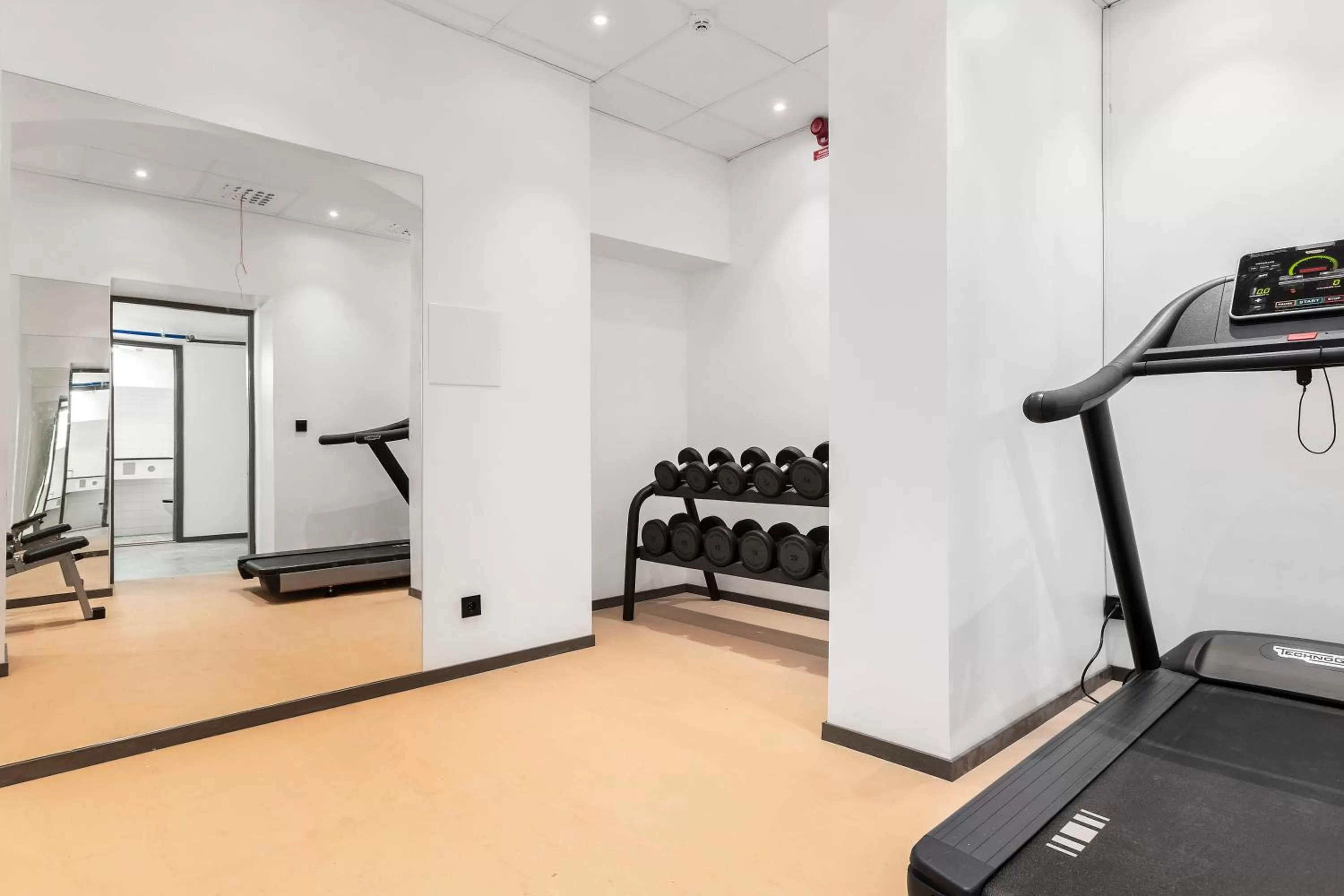 Fitness centre/facilities in Best Western Hotel at 108