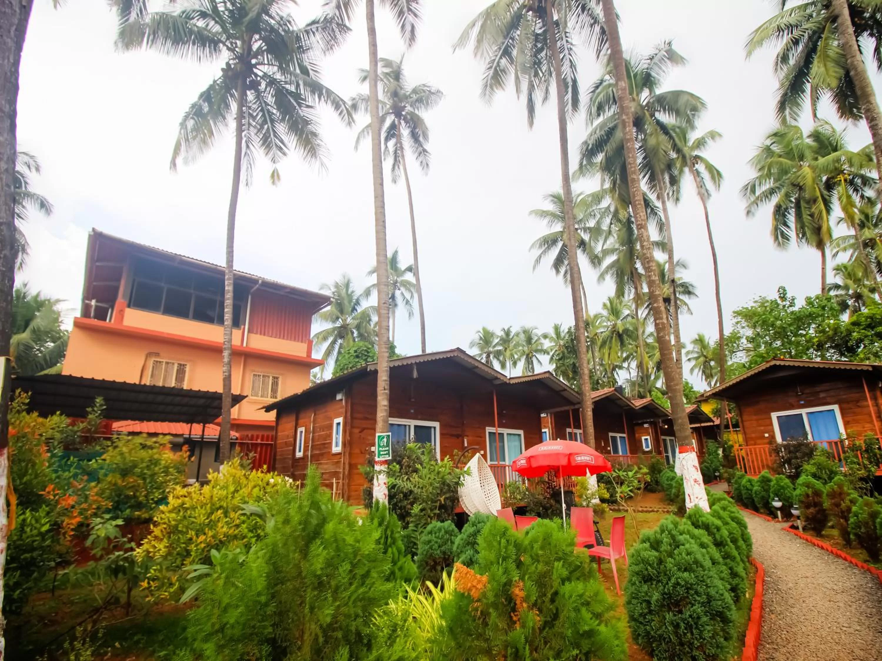 Facade/entrance in Mariners Bay Beach Resort