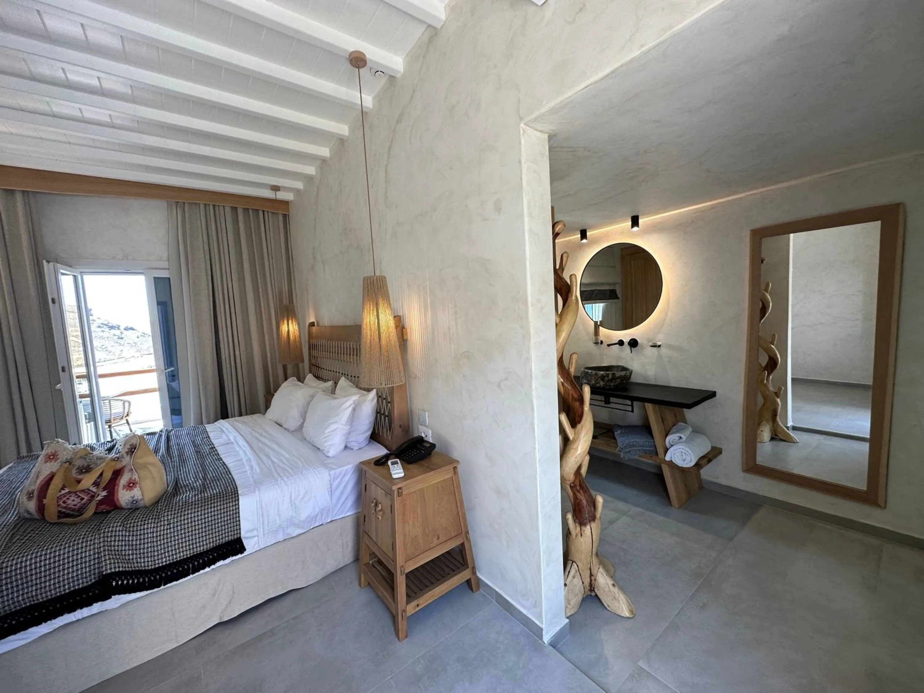 Bedroom, Bed in Panormos Village Hotel