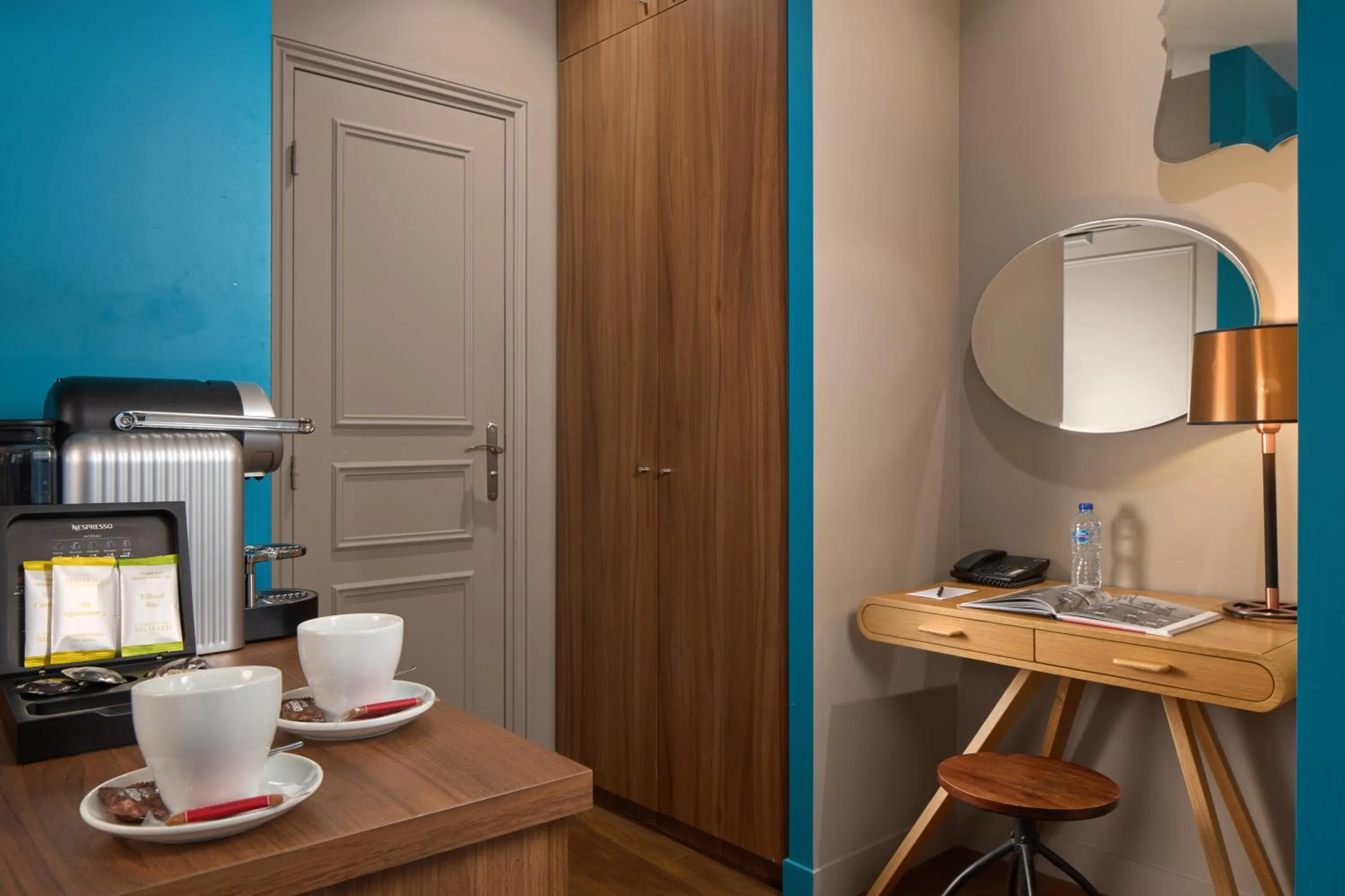 Bedroom in Le Robinet d'Or Paris Canal Saint Martin